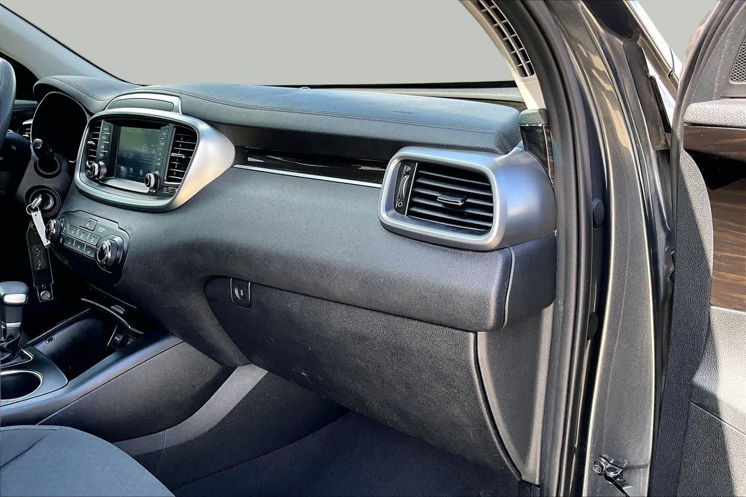 Used 2020 Kia Sorento LX AWD/4WD image 17