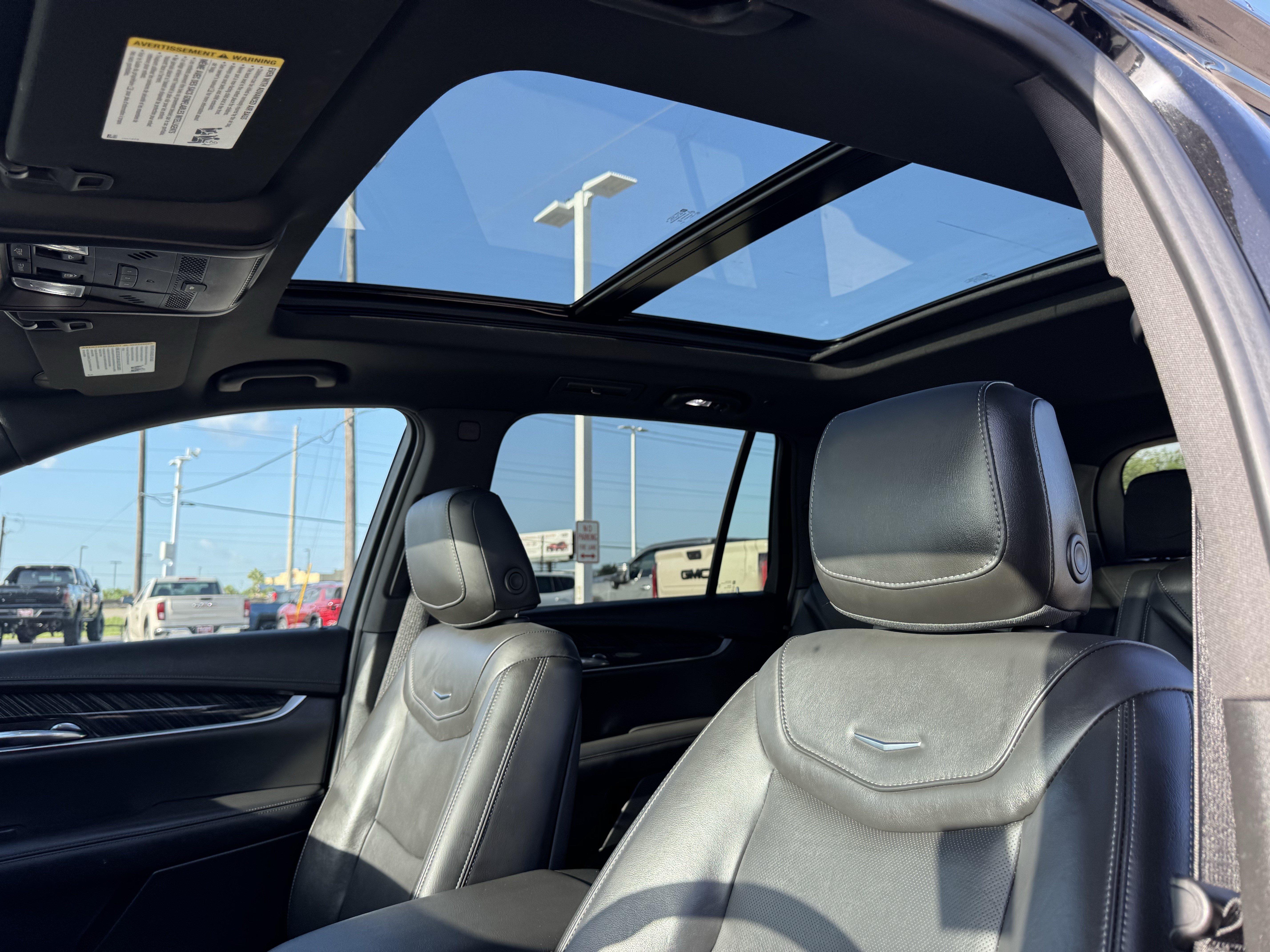 Used 2025 Cadillac XT6 Premium Luxury FWD image 23