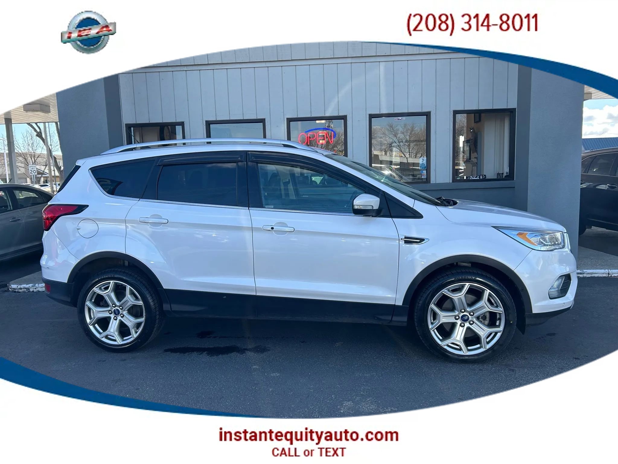 Used 2019 Ford Escape Titanium image 1
