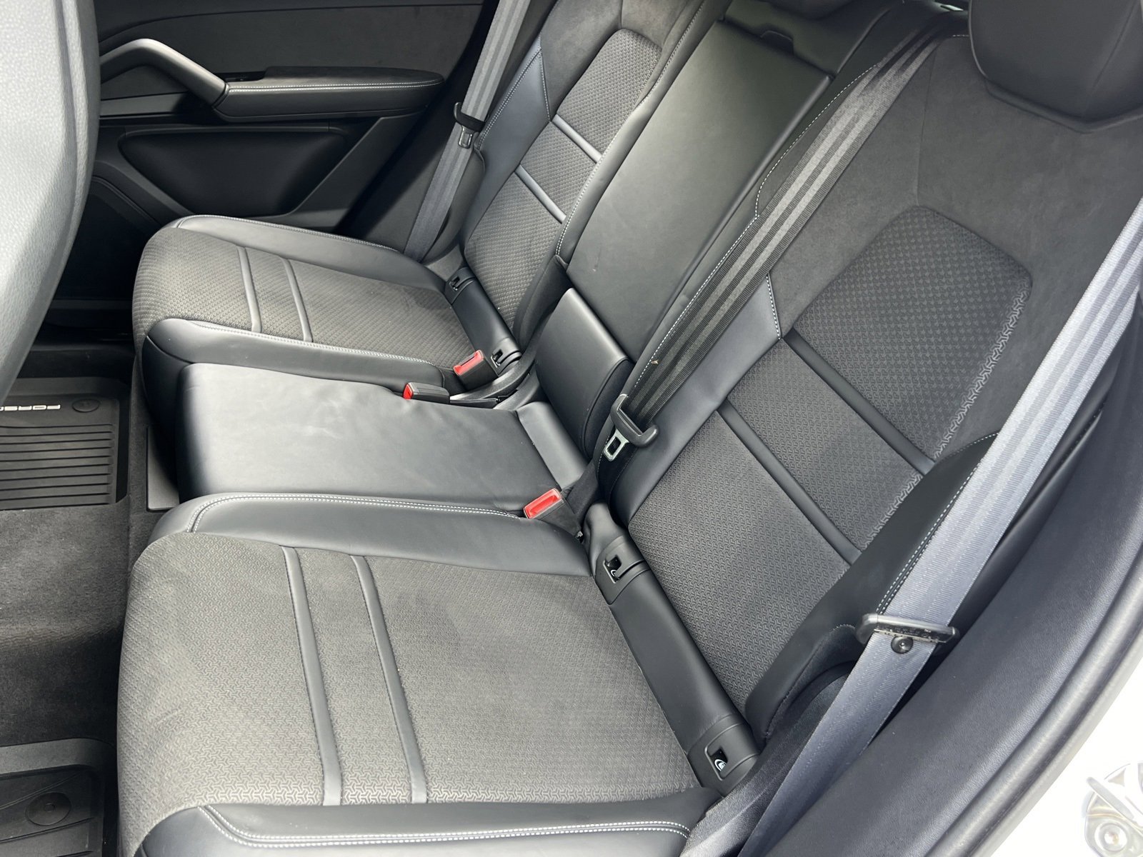 Certified 2025 Porsche Cayenne GTS image 17
