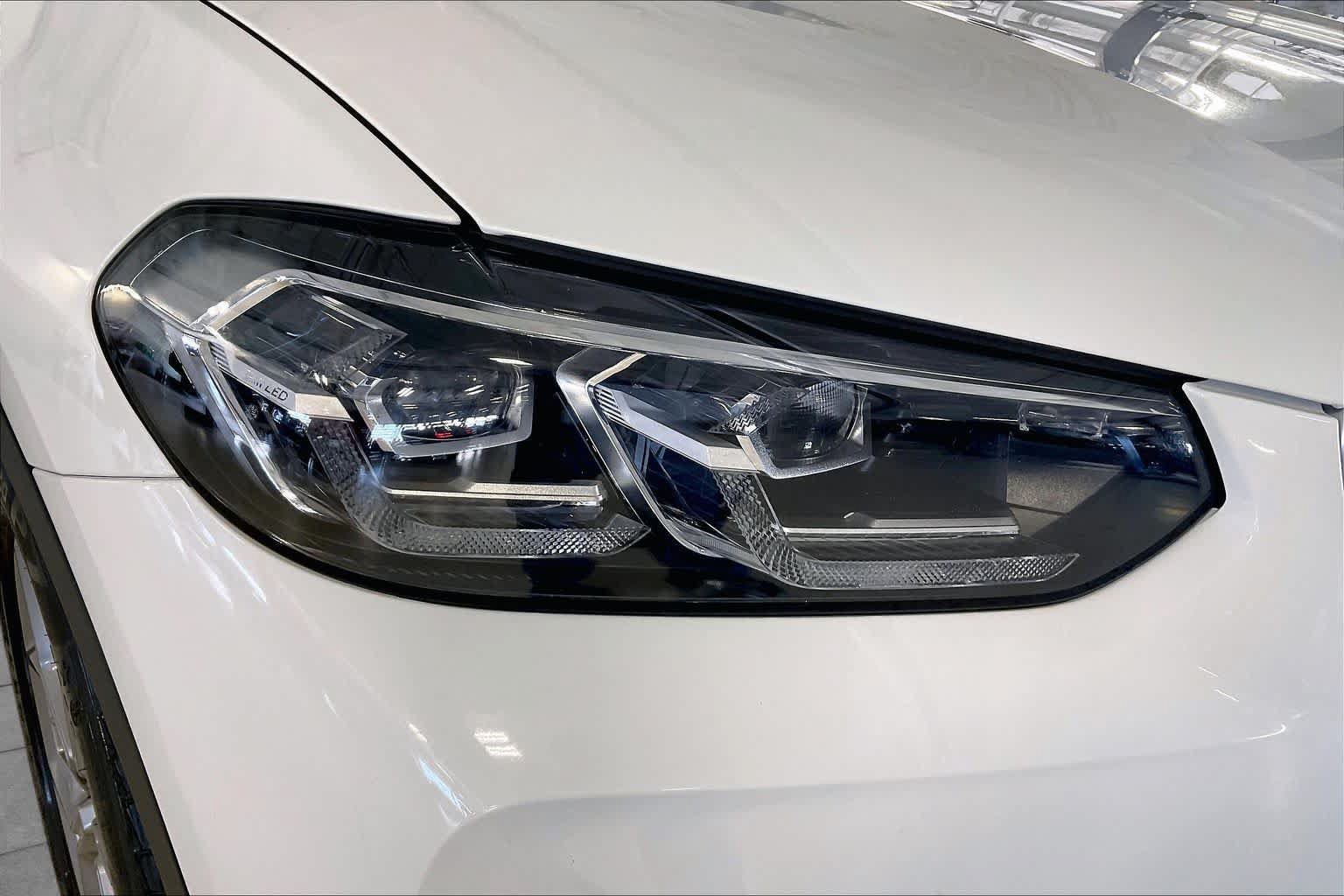 Used 2025 BMW X4 xDrive30i AWD/4WD image 25