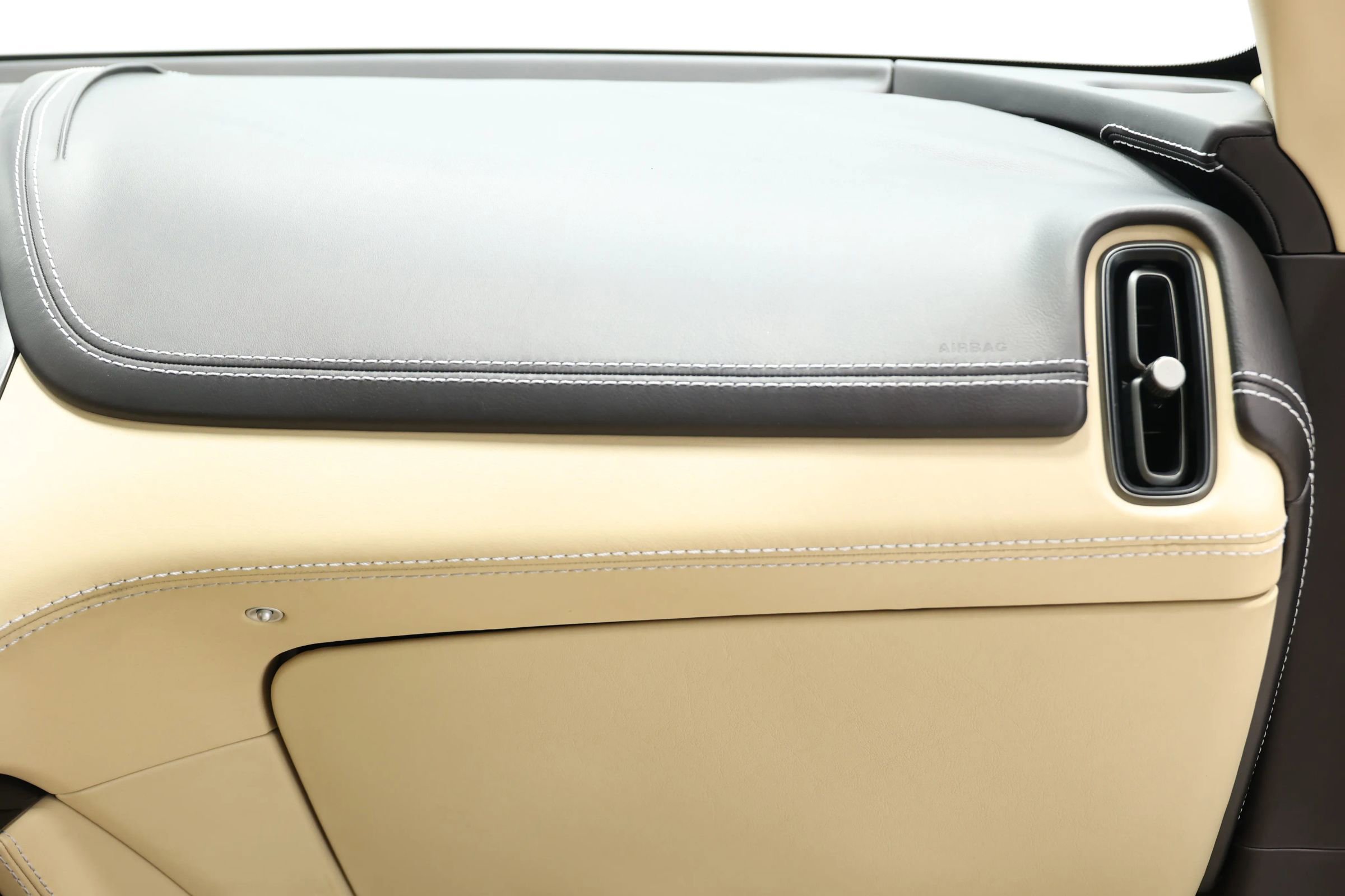 Used 2021 Aston Martin DBX image 99