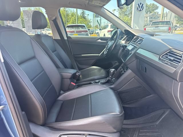 Used 2018 Volkswagen Tiguan SEL AWD/4WD image 9