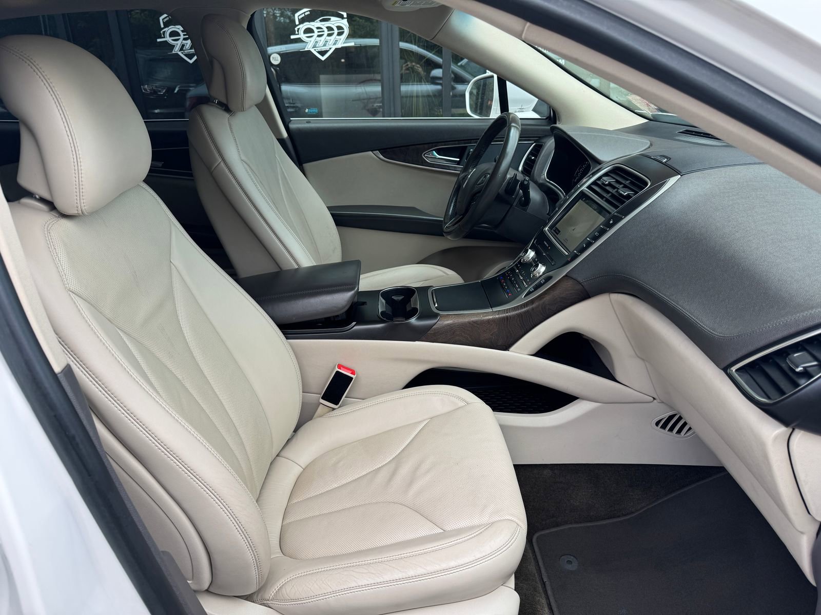 Used 2016 Lincoln MKX Reserve w/ Technology Package AWD/4WD image 23
