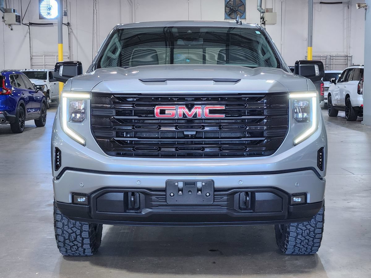Used 2025 GMC Sierra 1500 Elevation w/ Elevation Premium Package AWD/4WD image 2