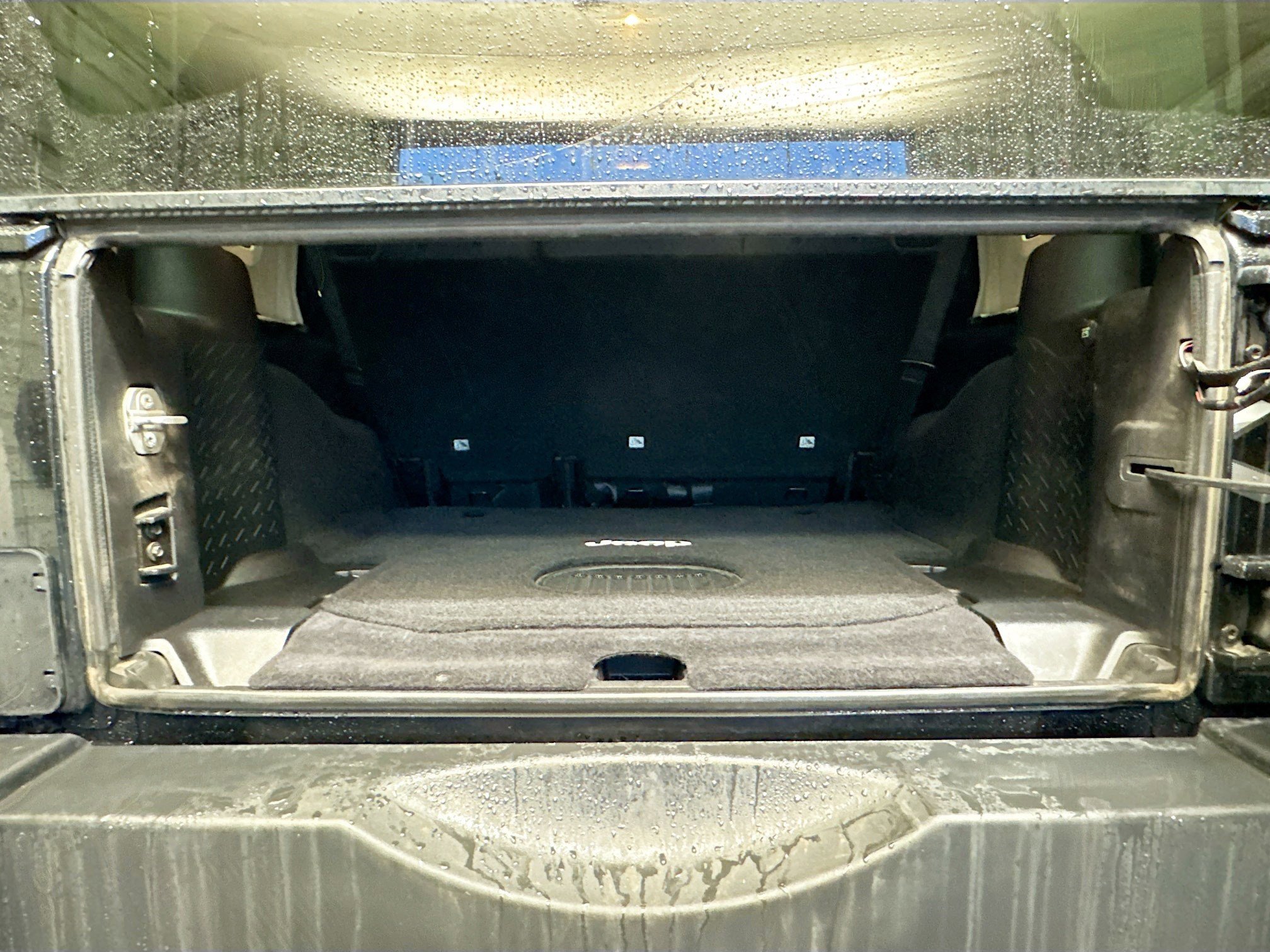 Used 2015 Jeep Wrangler Unlimited Sahara image 16