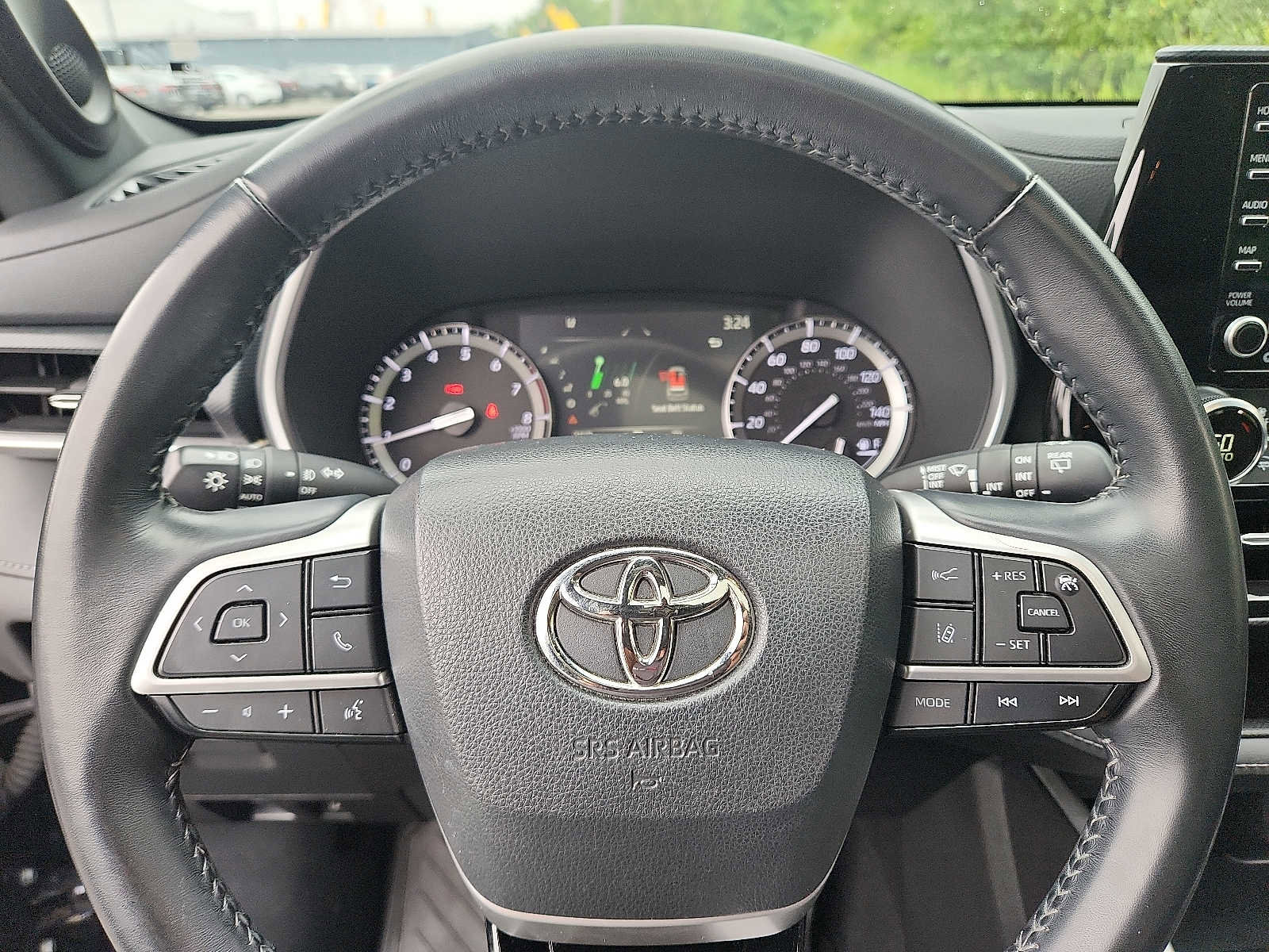 Used 2022 Toyota Highlander XSE image 19