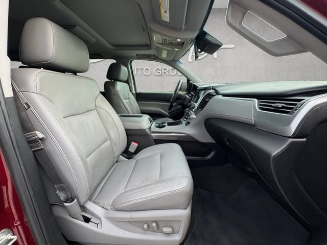 Used 2017 Chevrolet Suburban LT w/ Luxury Package RWD image 24