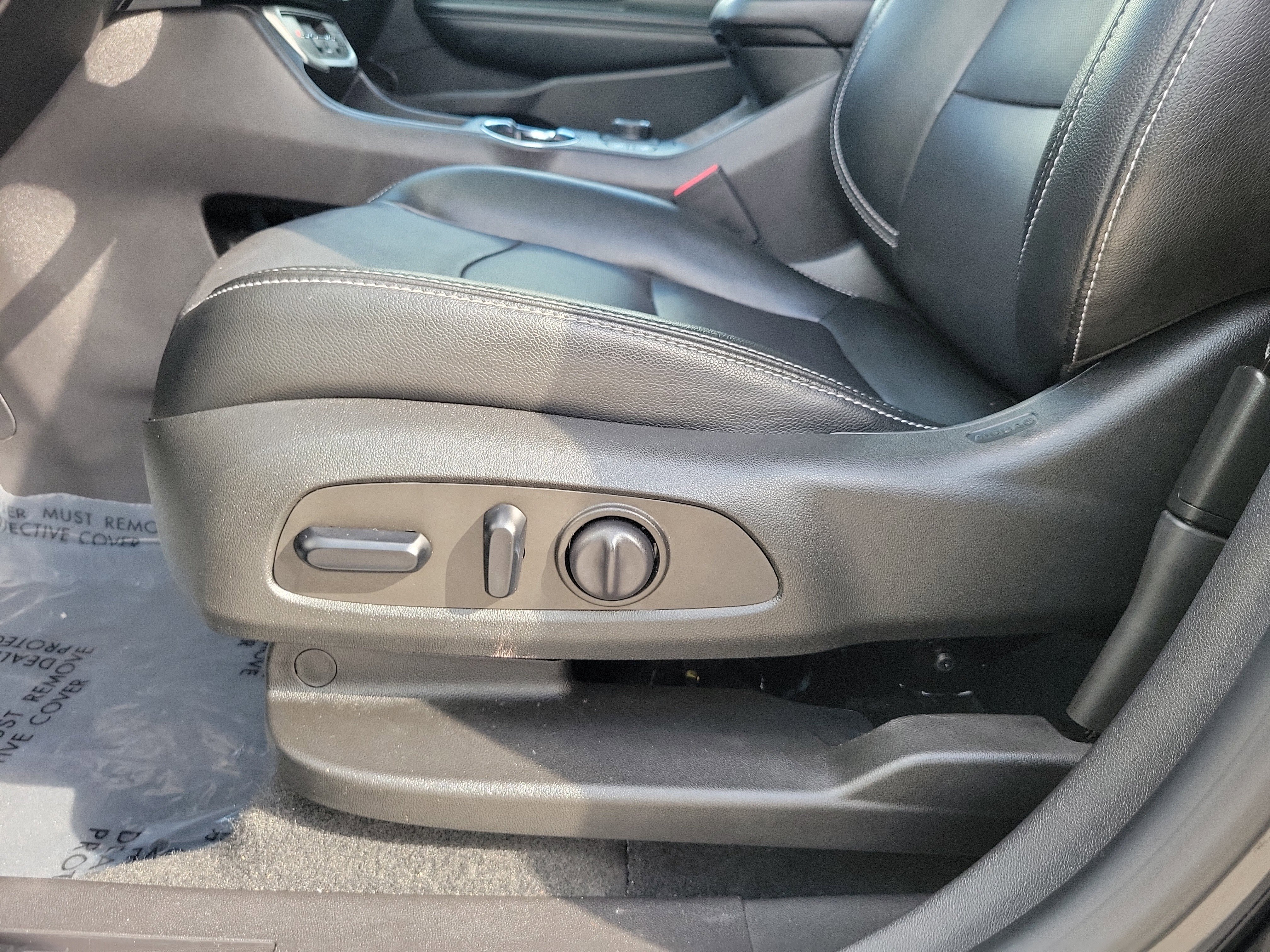 Used 2024 GMC Terrain SLT FWD image 12