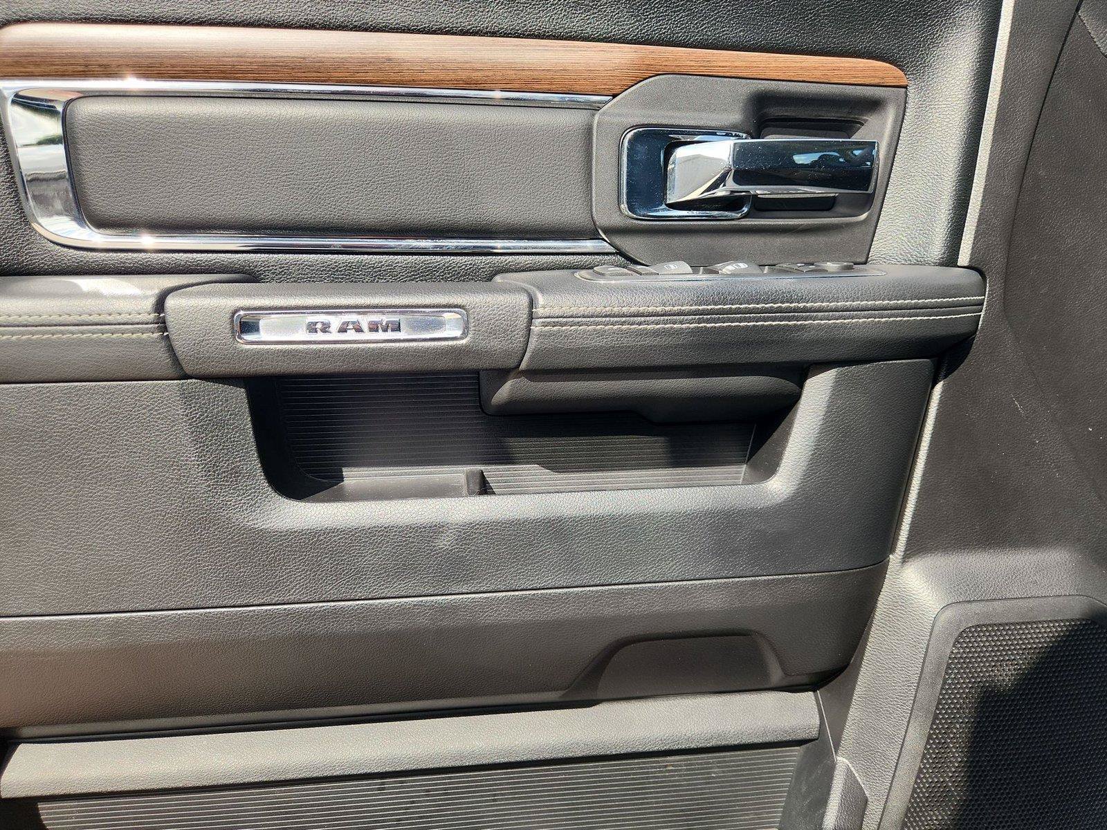 Used 2015 RAM 1500 Laramie w/ Convenience Group AWD/4WD image 23