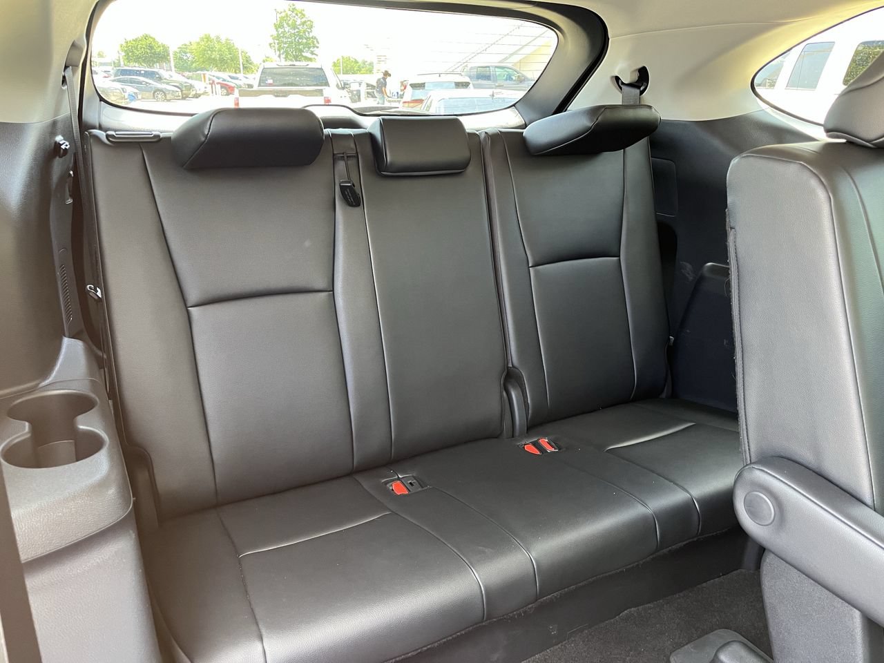 Used 2025 Toyota Highlander XLE AWD/4WD image 28