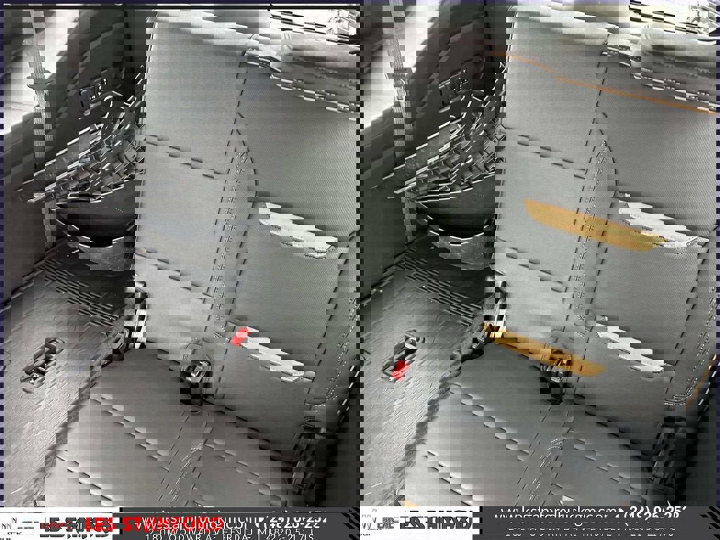 Used 2023 GMC Yukon AT4 w/ Technology Package image 14