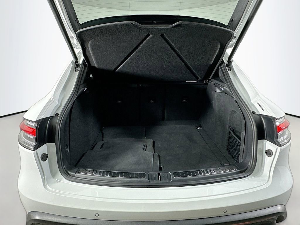 New 2025 Porsche Macan image 28