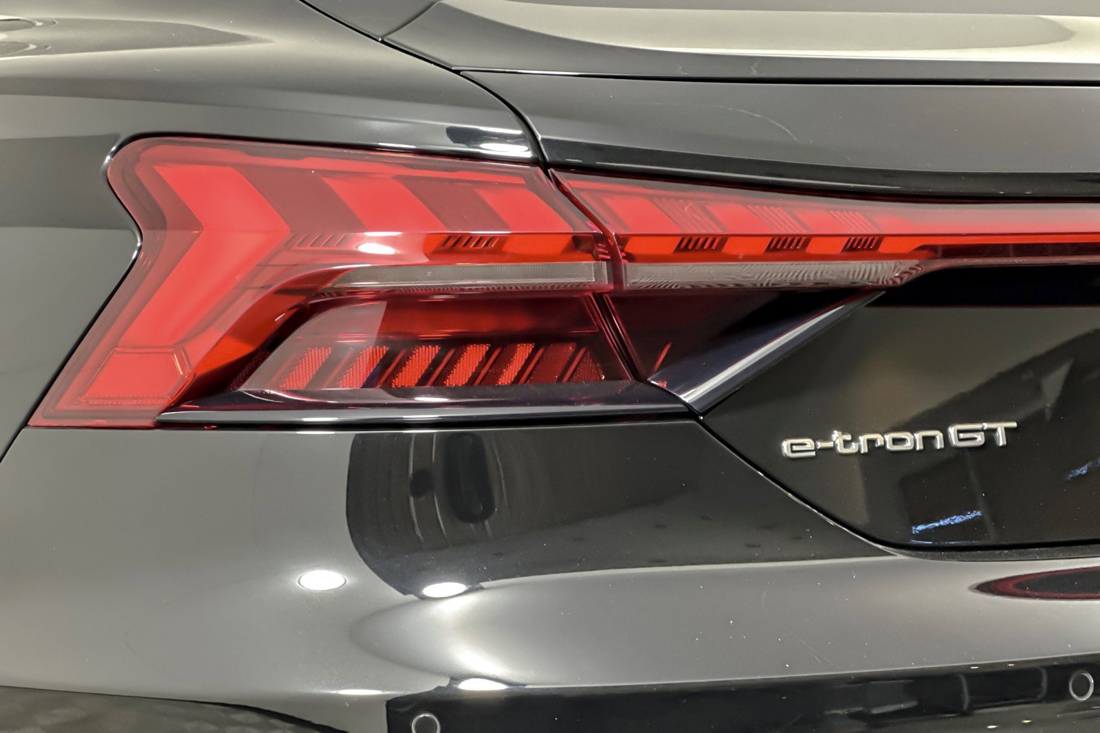 Used 2022 Audi e-tron GT Premium Plus image 25