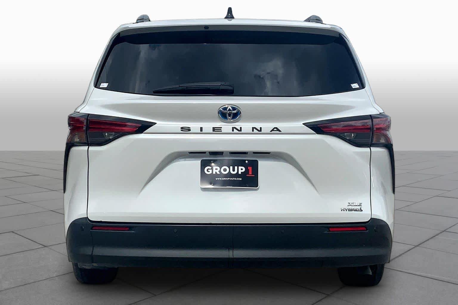 Used 2022 Toyota Sienna XLE FWD image 5