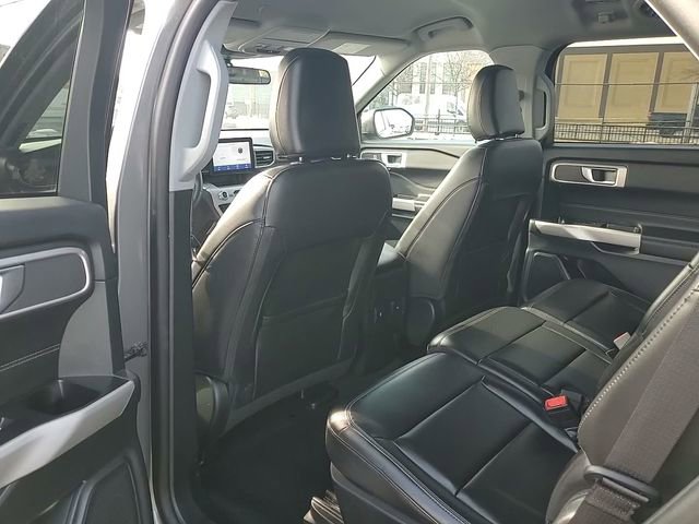 Used 2024 Ford Explorer XLT w/ Equipment Group 202A image 30