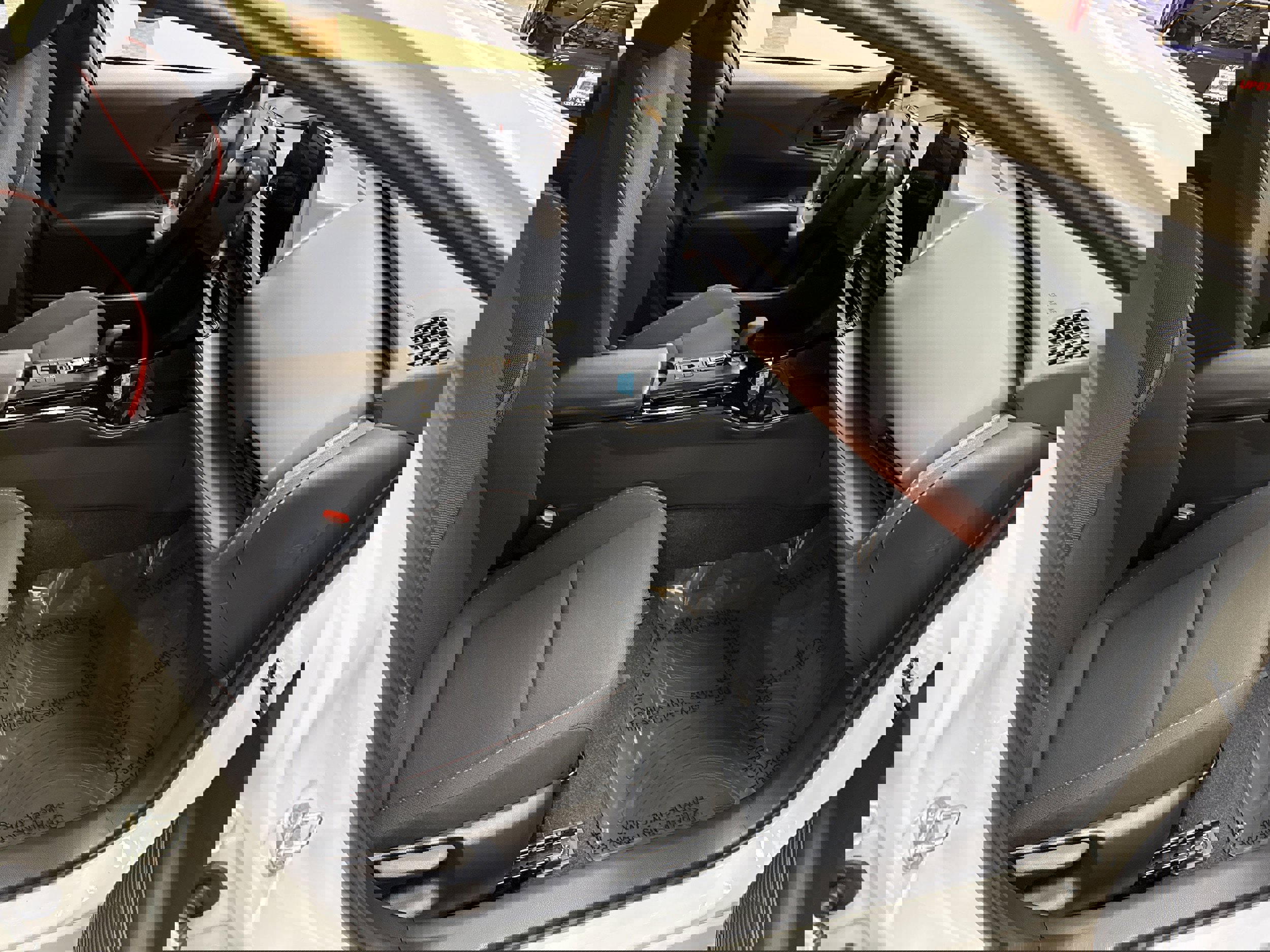 Used 2025 Toyota Prius SE image 15