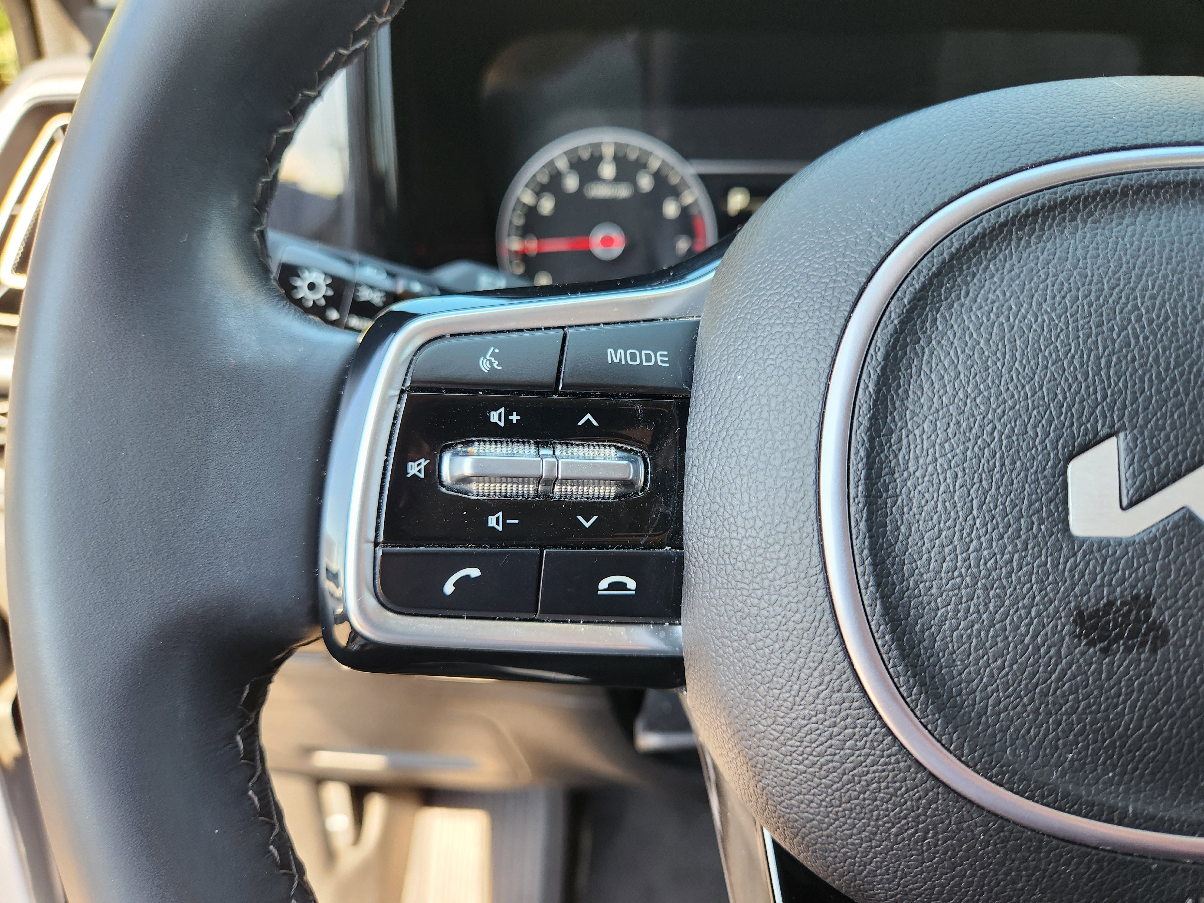 Used 2023 Kia Sorento X-Line EX image 16