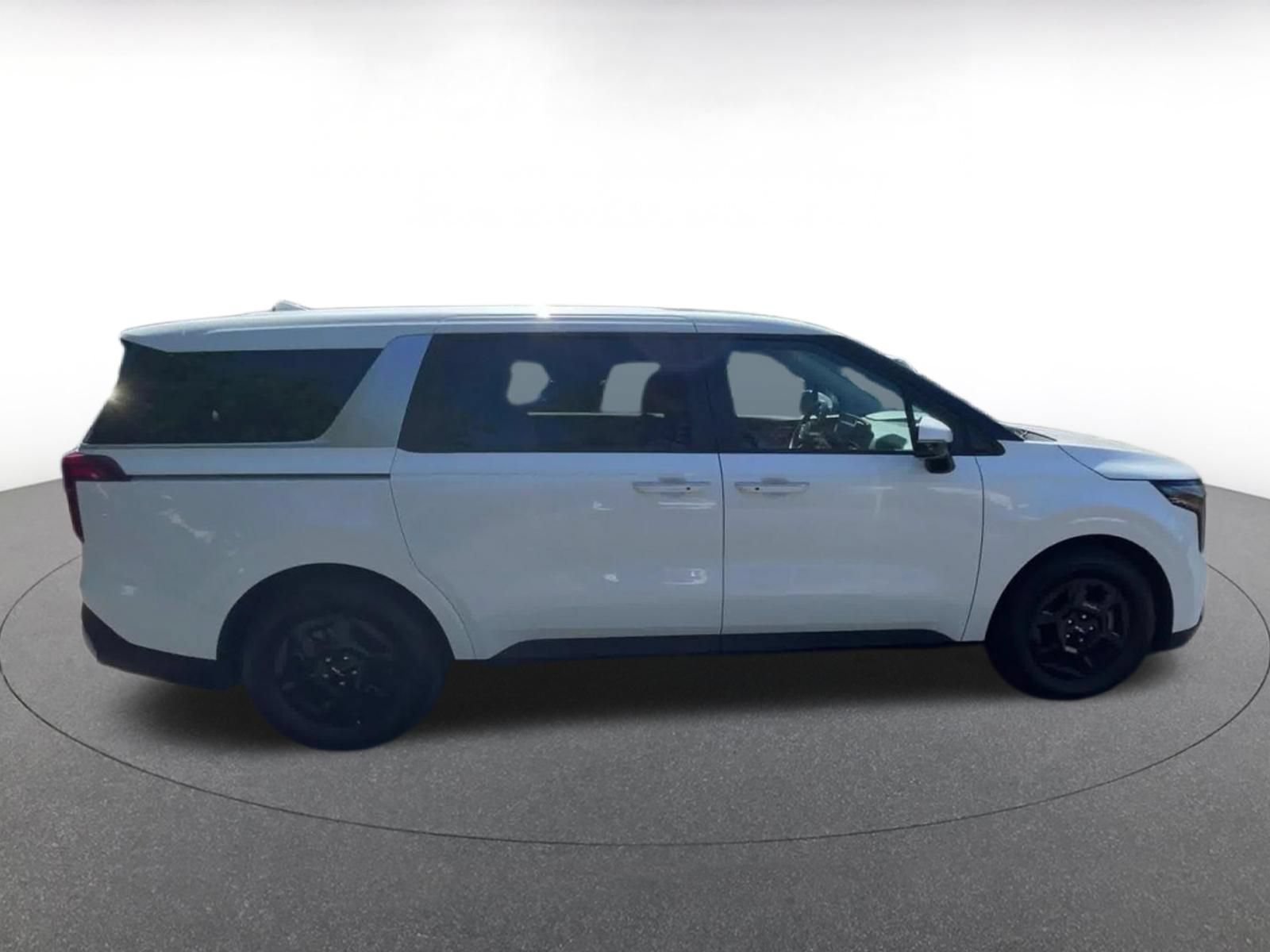 Used 2026 Kia Carnival FWD image 13