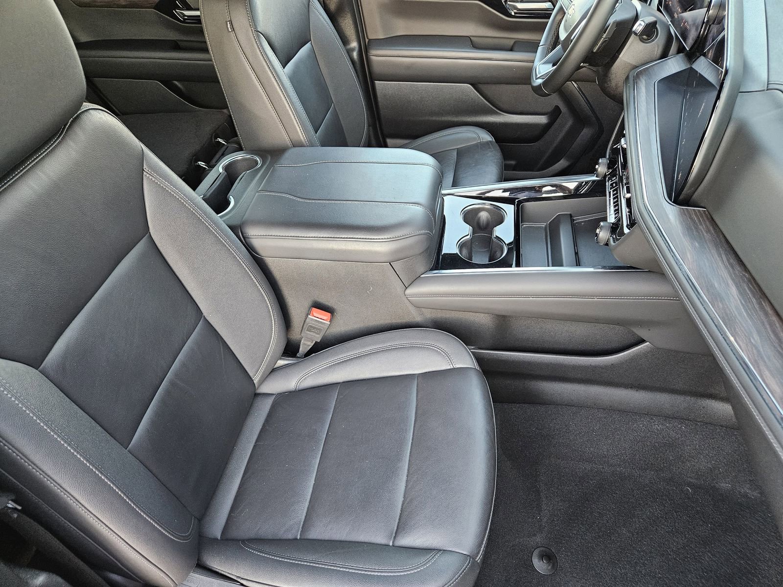 Certified 2025 Chevrolet Tahoe LT image 18