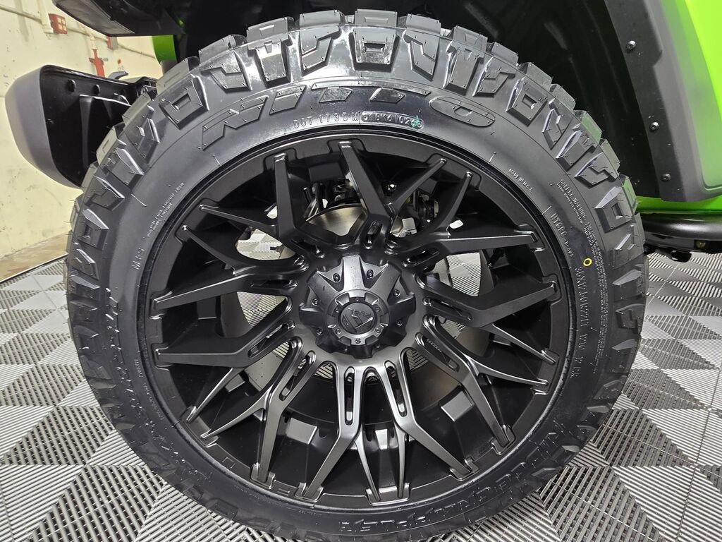 New 2025 Jeep Gladiator Sport image 11