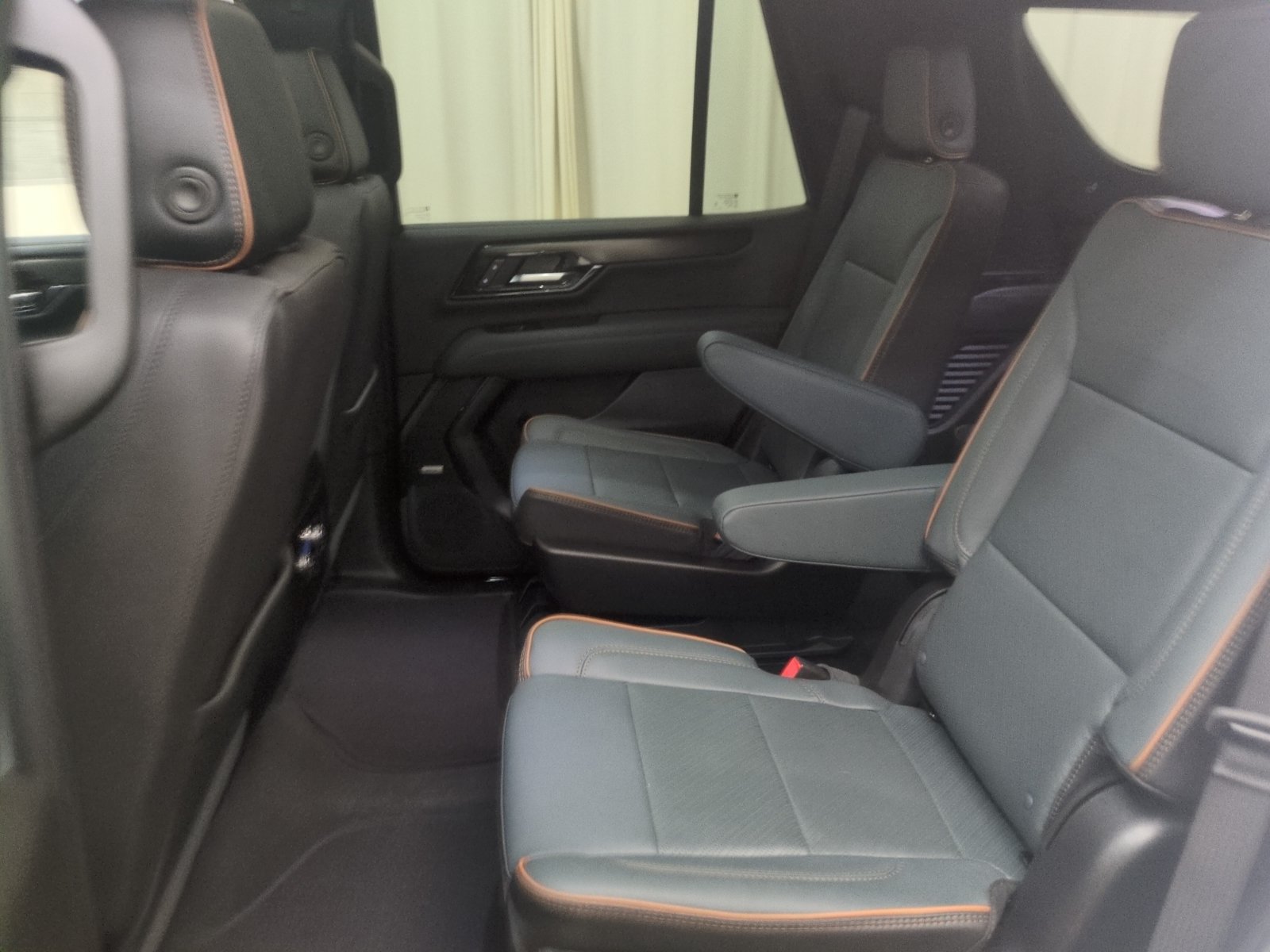 New 2026 GMC Yukon AT4 w/ AT4 Premium Package AWD/4WD image 24