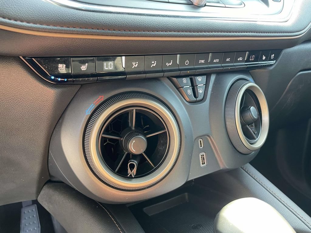 Used 2023 Chevrolet Blazer Premier w/ Enhanced Convenience Package FWD image 23