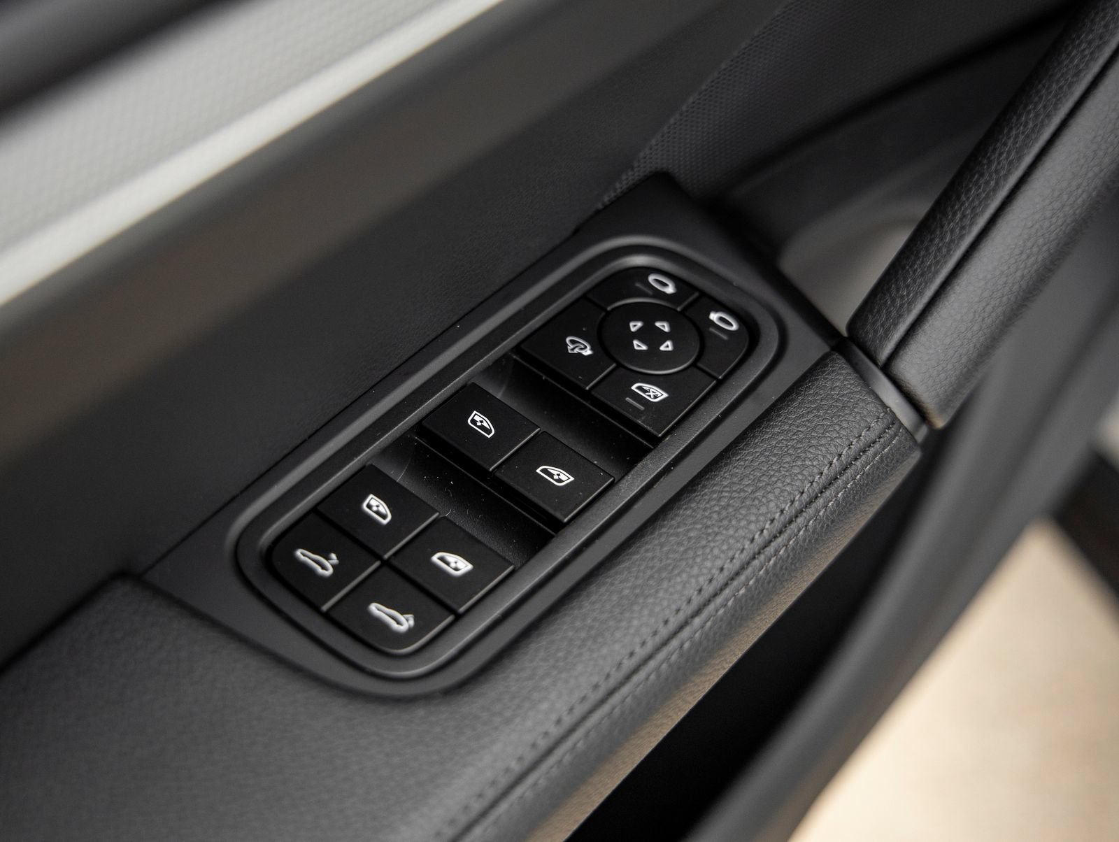 Certified 2026 Porsche Cayenne AWD/4WD image 22