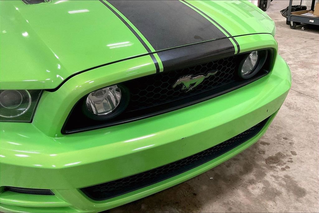 Used 2013 Ford Mustang GT RWD image 24