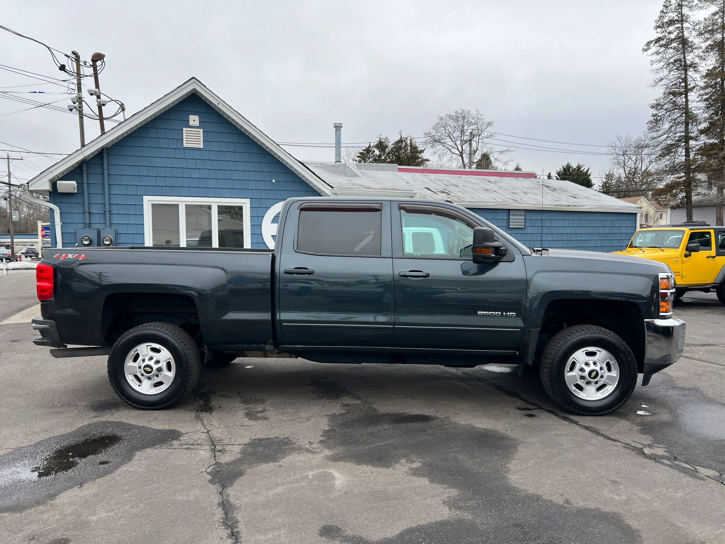 Used 2019 Chevrolet Silverado 2500 LT w/ Snow Plow Prep Package image 7