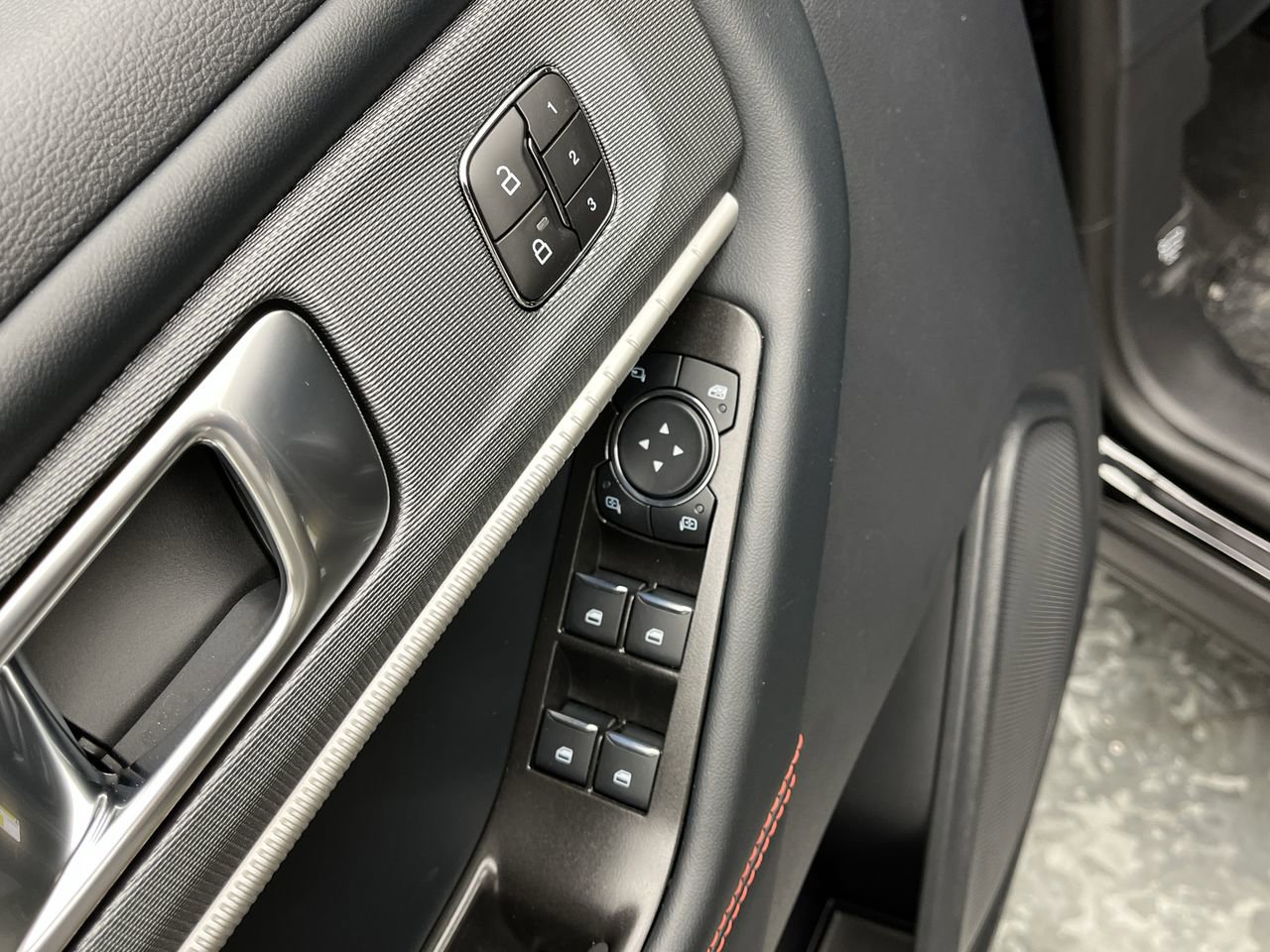 New 2026 Ford Explorer ST AWD/4WD image 9