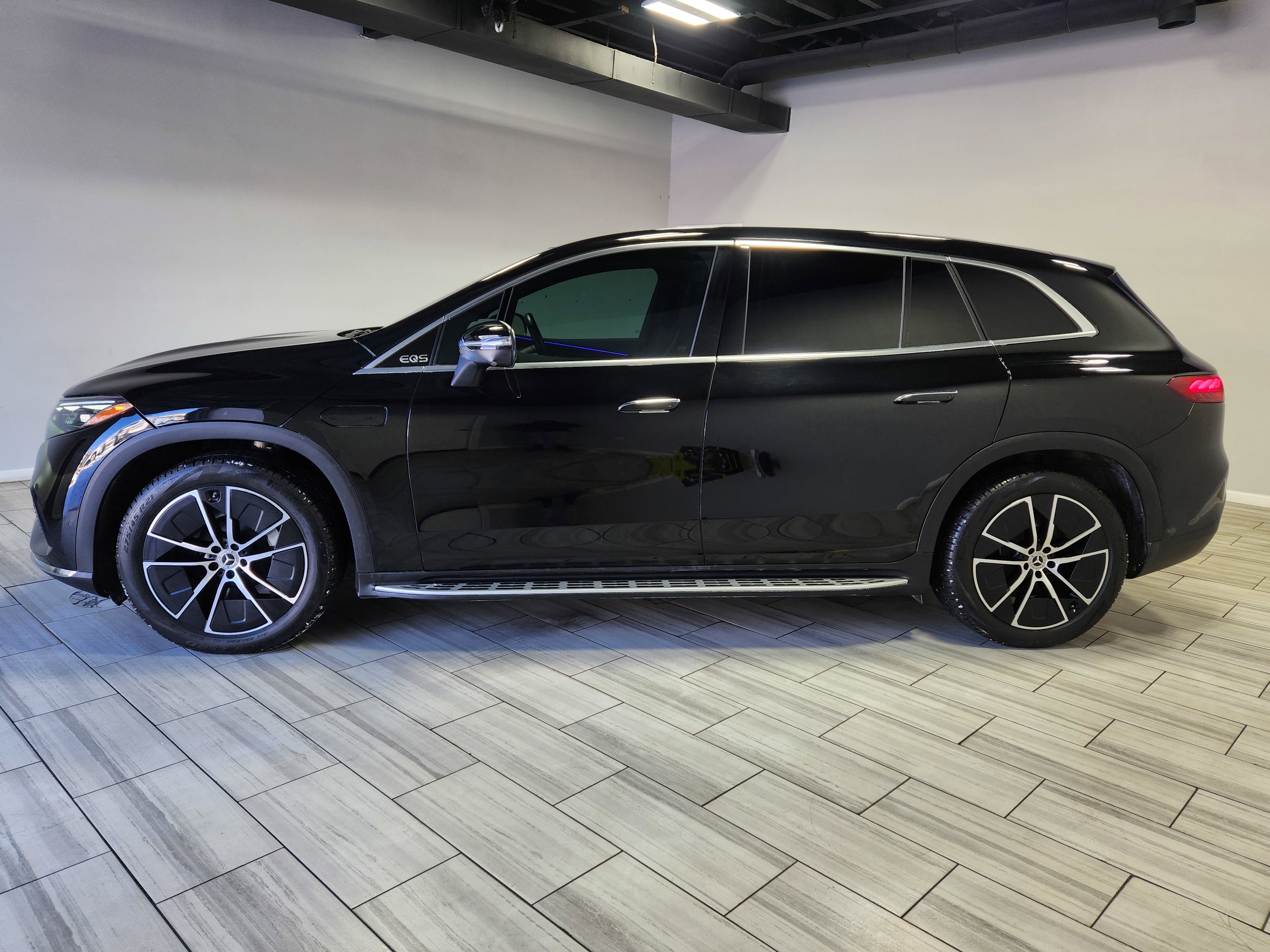 Used 2024 Mercedes-Benz EQS 450+ SUV image 2