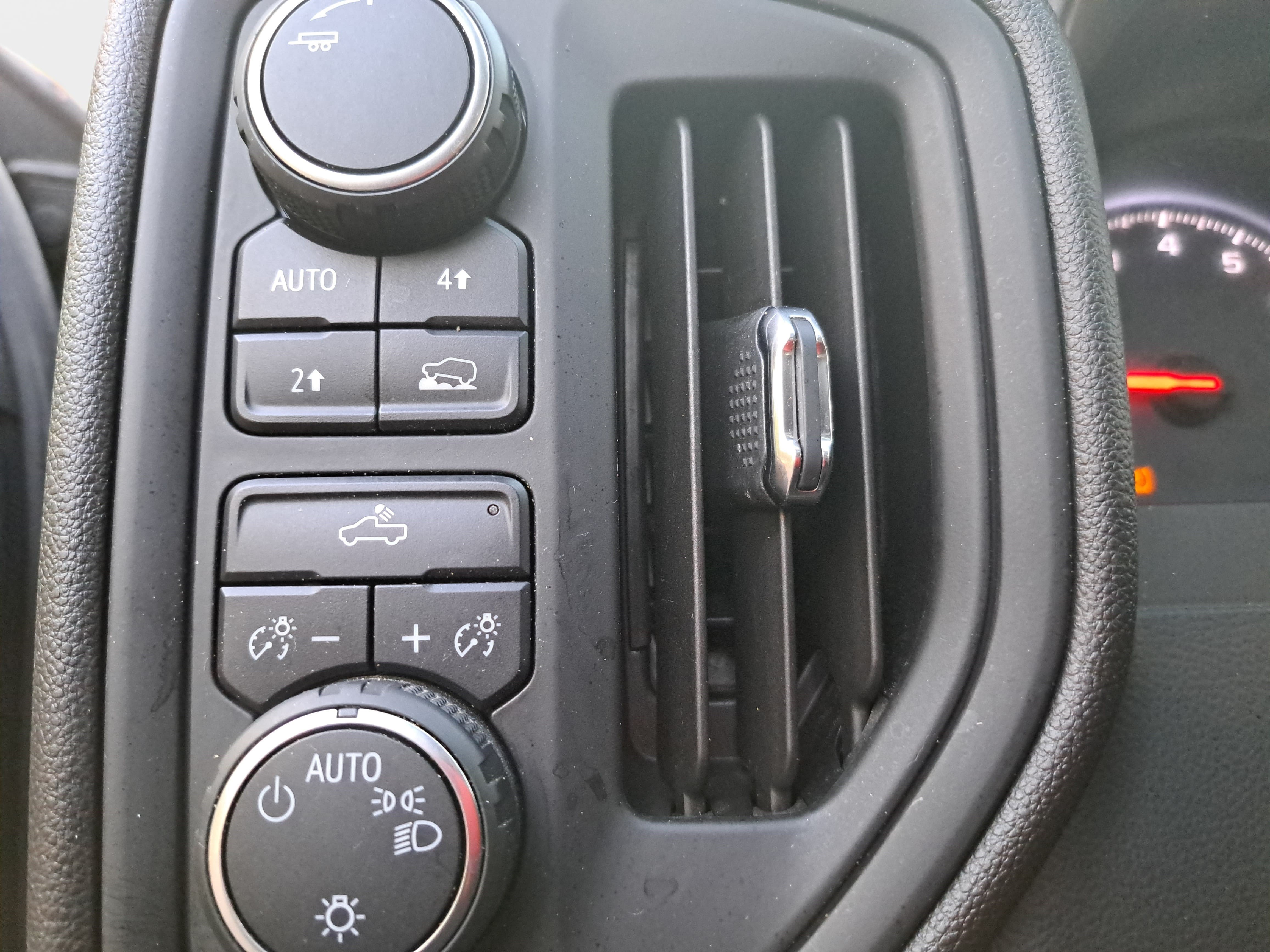 Used 2019 Chevrolet Silverado 1500 Custom w/ Custom Value Package AWD/4WD image 22