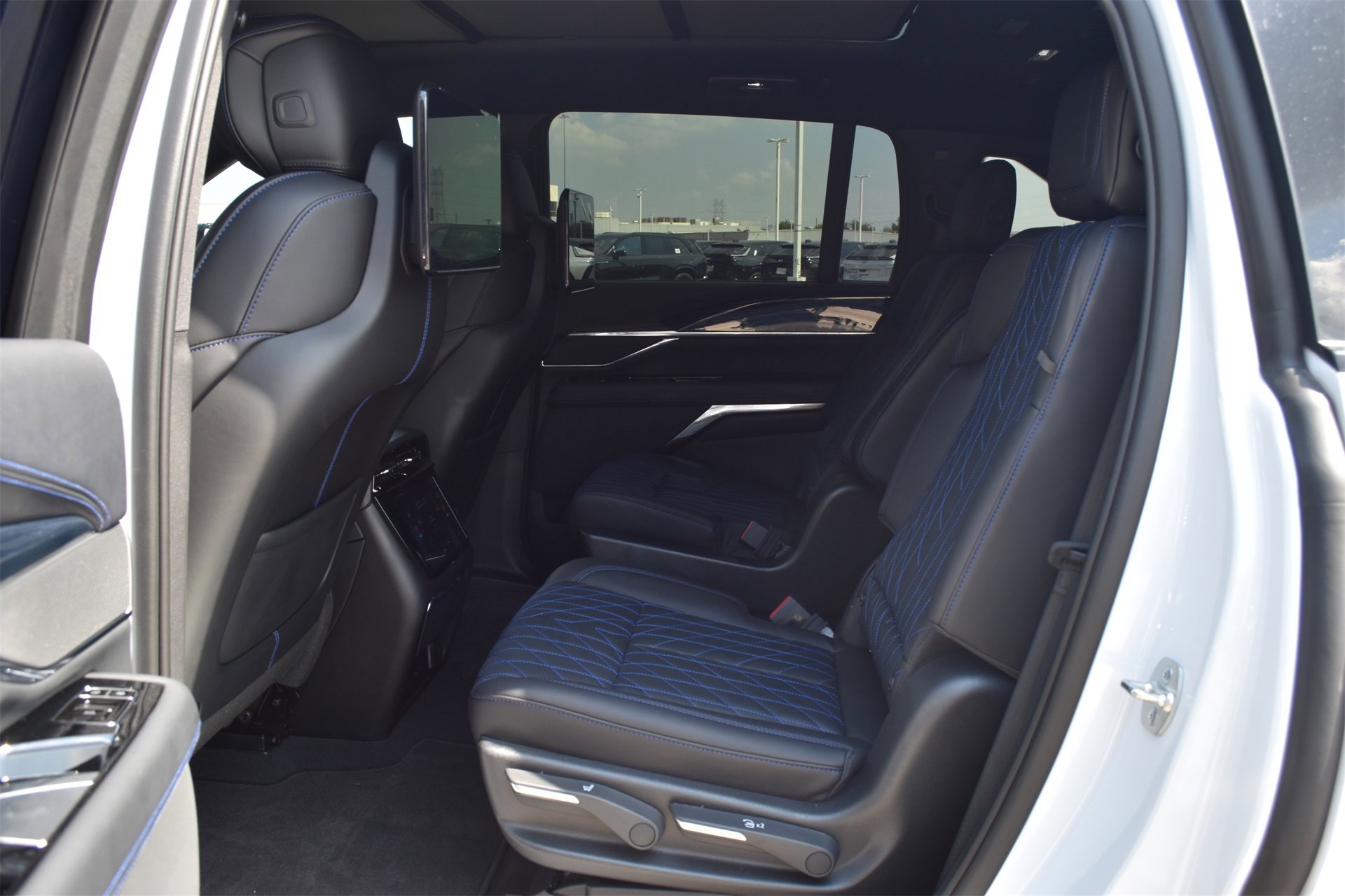 New 2026 Cadillac Escalade IQ Sport 1 w/ LPO, Floor Liner Package image 20