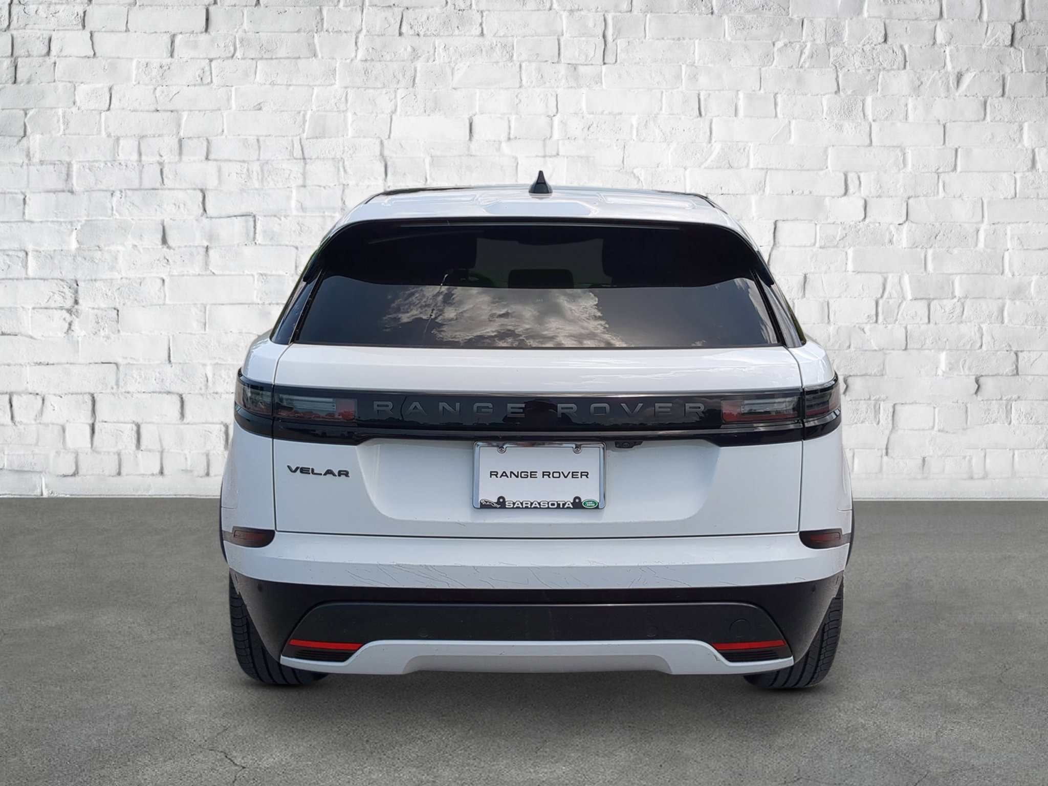 New 2026 Land Rover Range Rover Velar Dynamic SE image 5