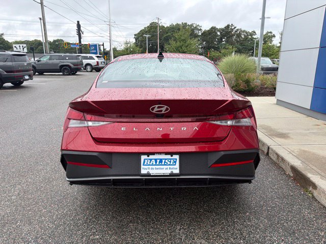 Certified 2024 Hyundai Elantra SEL FWD image 5