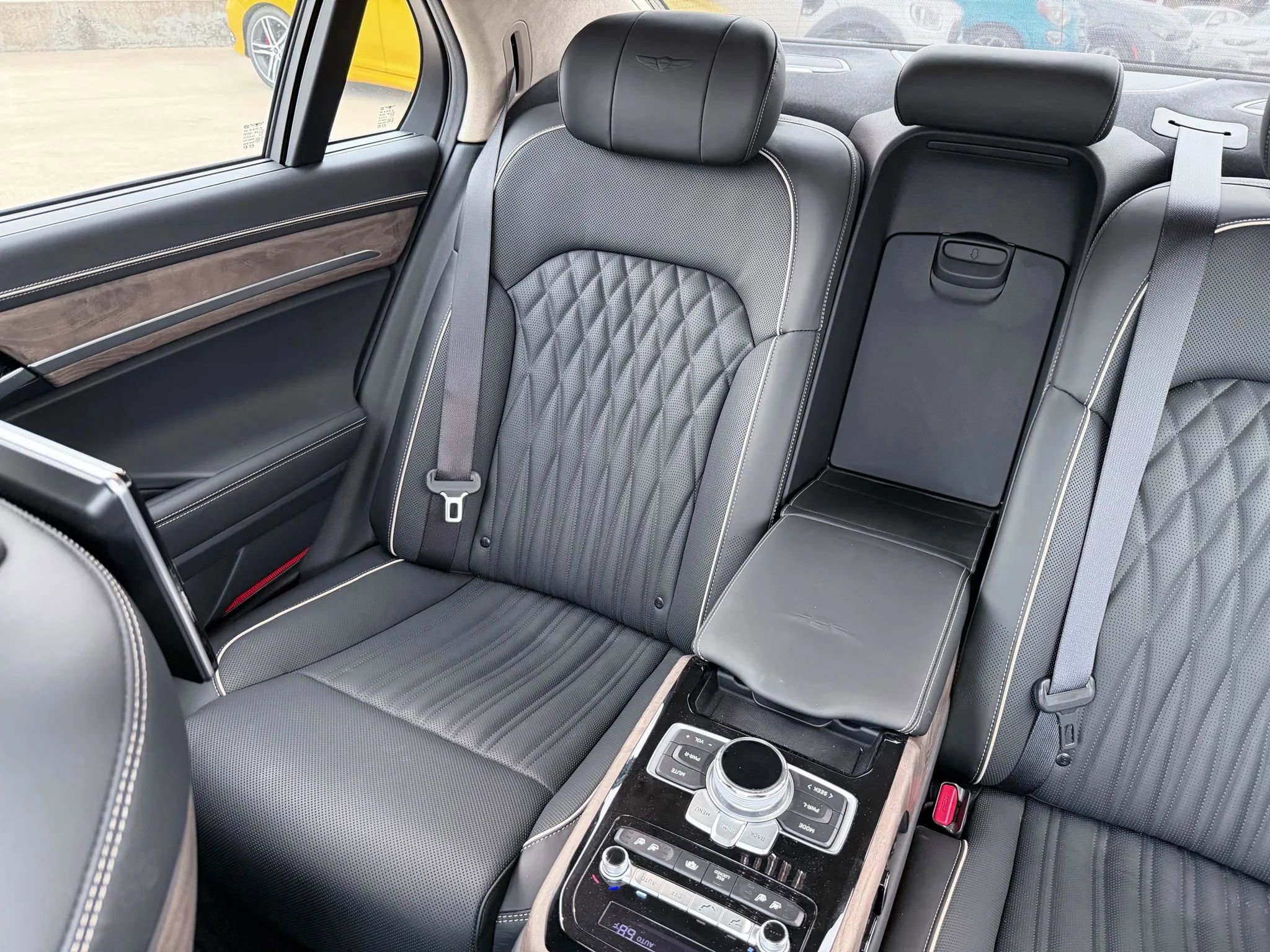 Used 2021 Genesis G90 5.0 Ultimate image 43