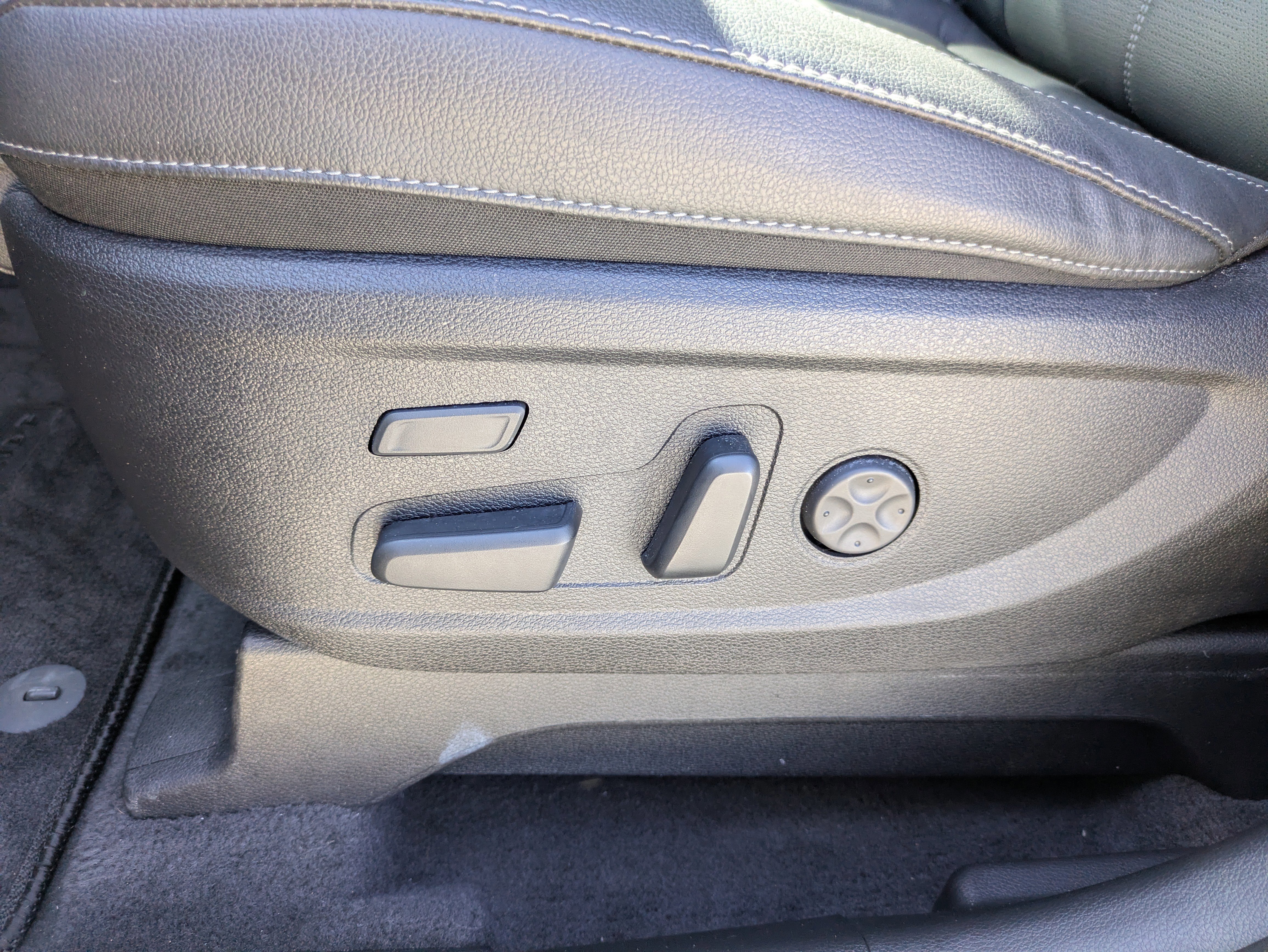 Used 2025 Kia Telluride SX image 11