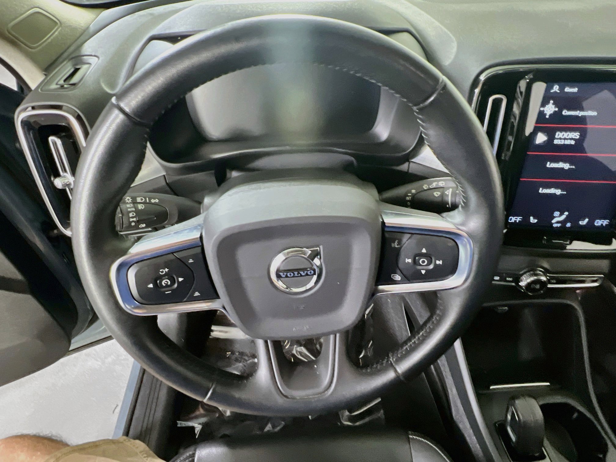 Used 2021 Volvo XC40 T5 Momentum w/ Protection Package Premier AWD/4WD image 11
