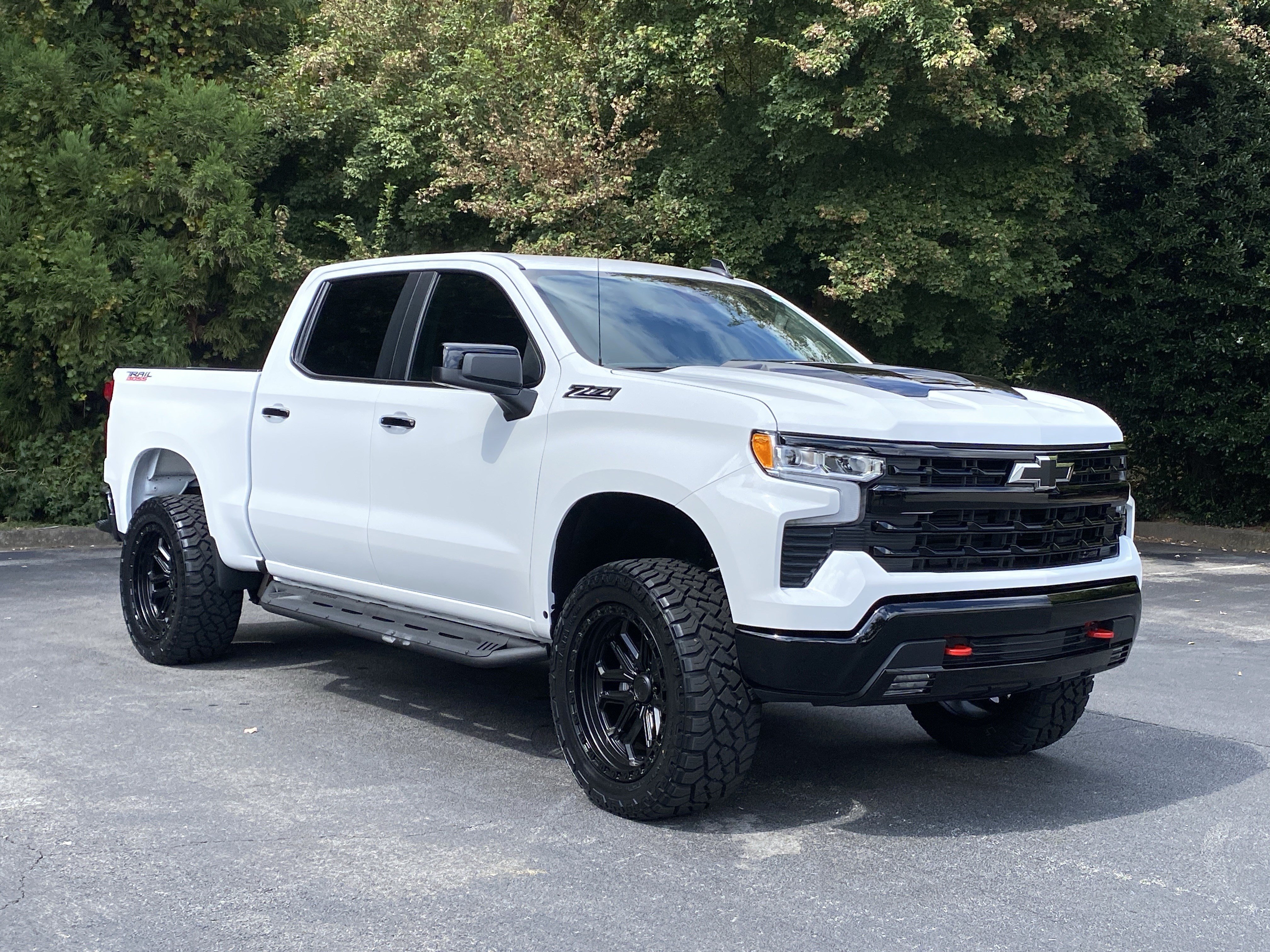 New 2026 Chevrolet Silverado 1500 LT Trail Boss w/ Convenience Package II AWD/4WD image 2