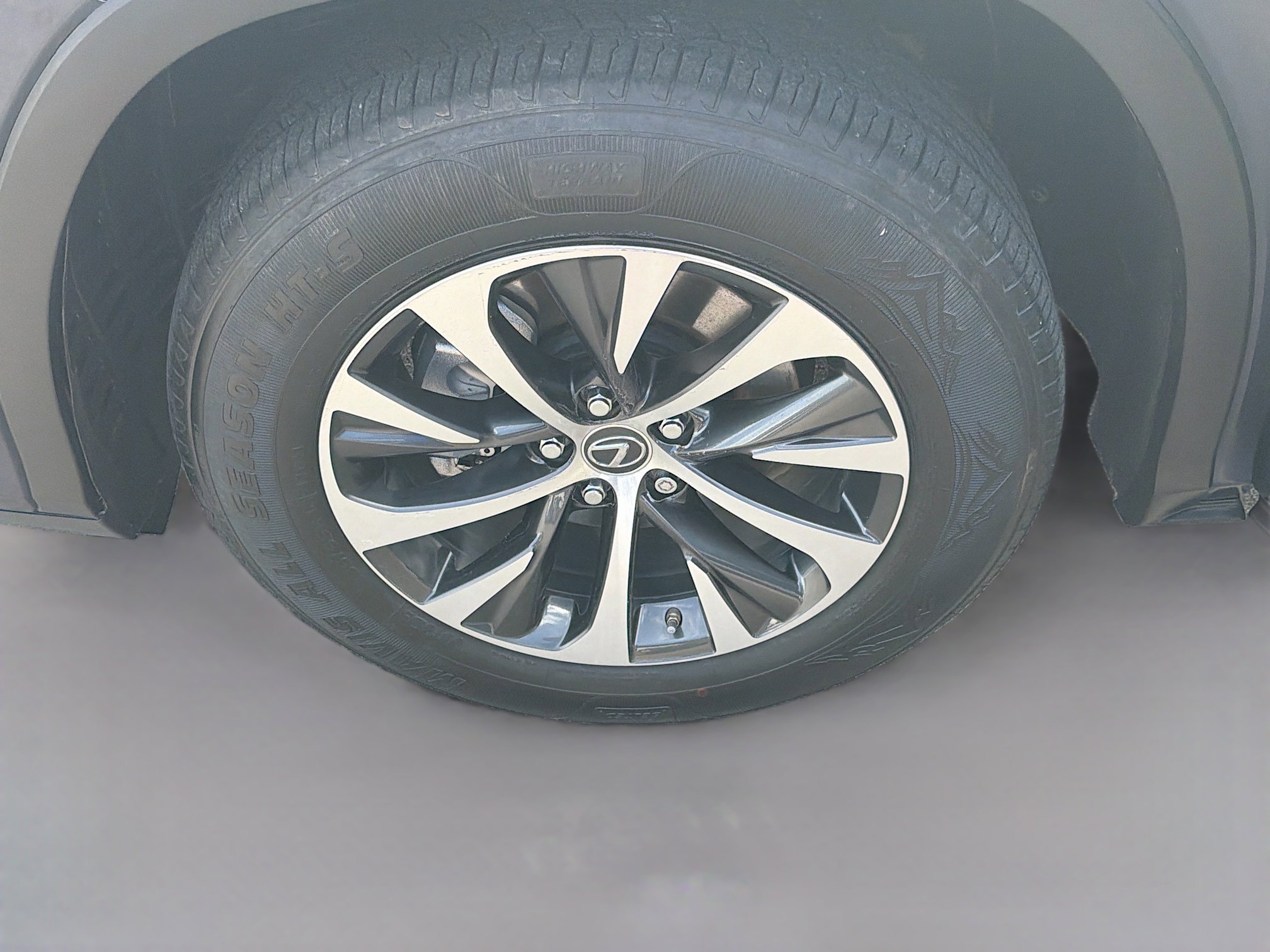 Used 2022 Lexus RX 350L Premium w/ Premium Package image 37