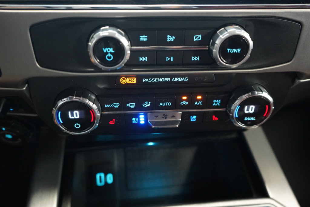 Used 2022 Ford F250 Platinum w/ Tremor Off-Road Package AWD/4WD image 43