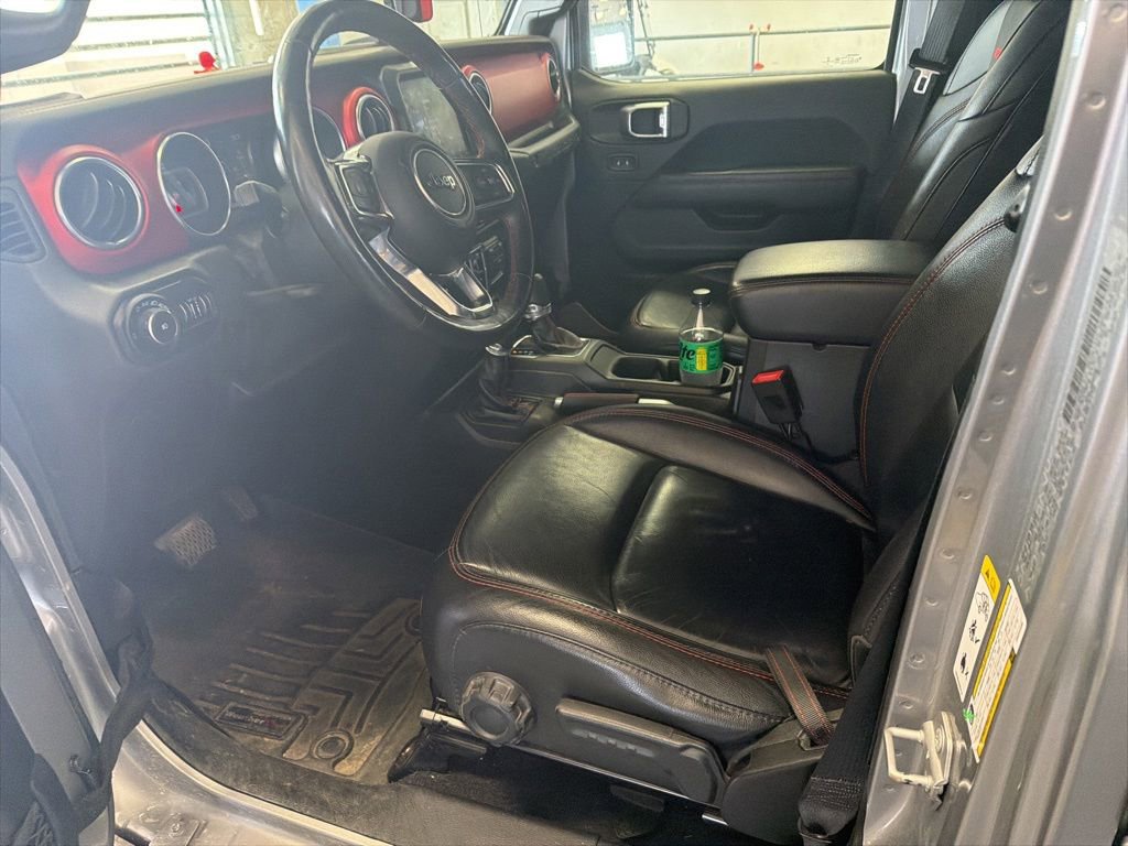 Used 2018 Jeep Wrangler Unlimited Rubicon AWD/4WD image 3