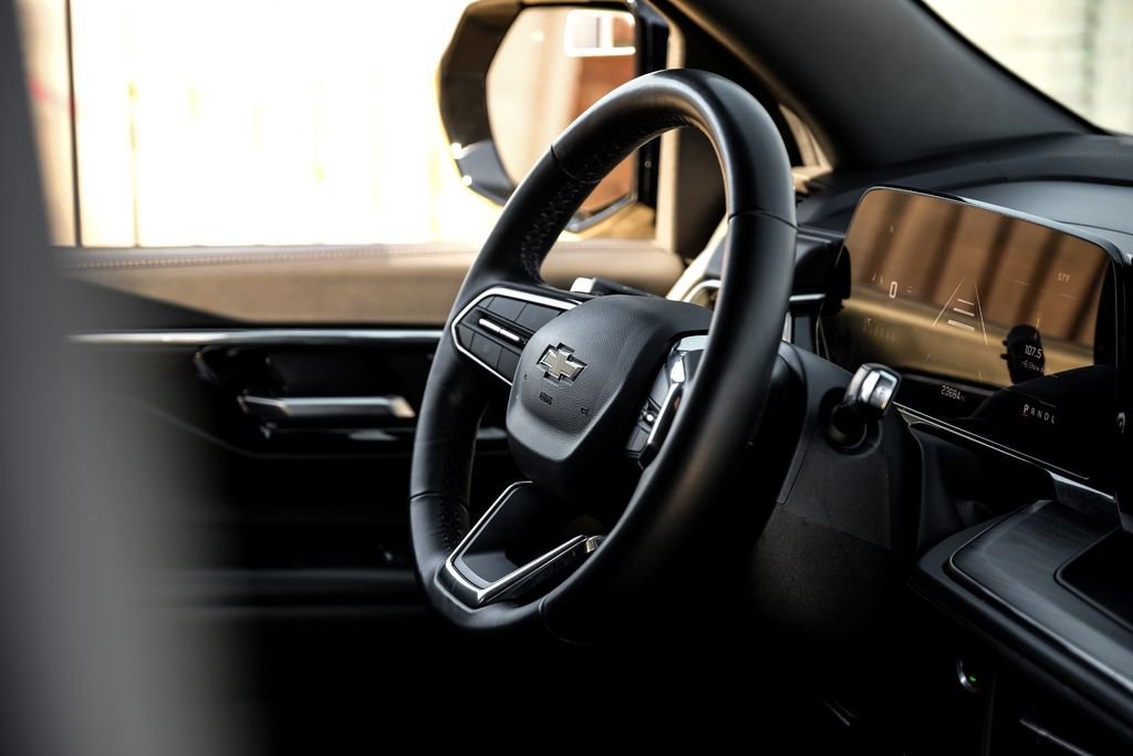 Used 2025 Chevrolet Suburban LS image 11