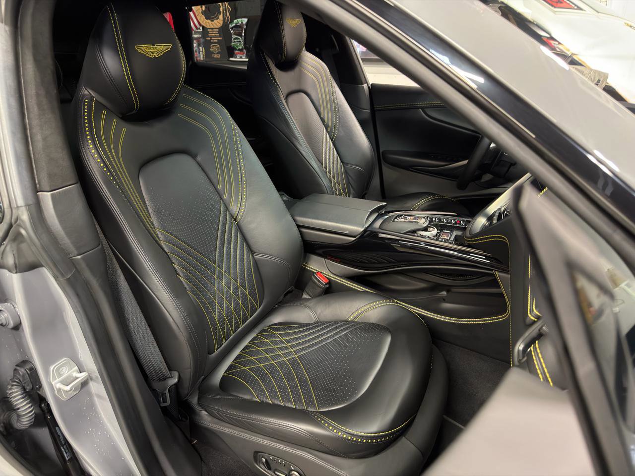 Used 2021 Aston Martin DBX image 23