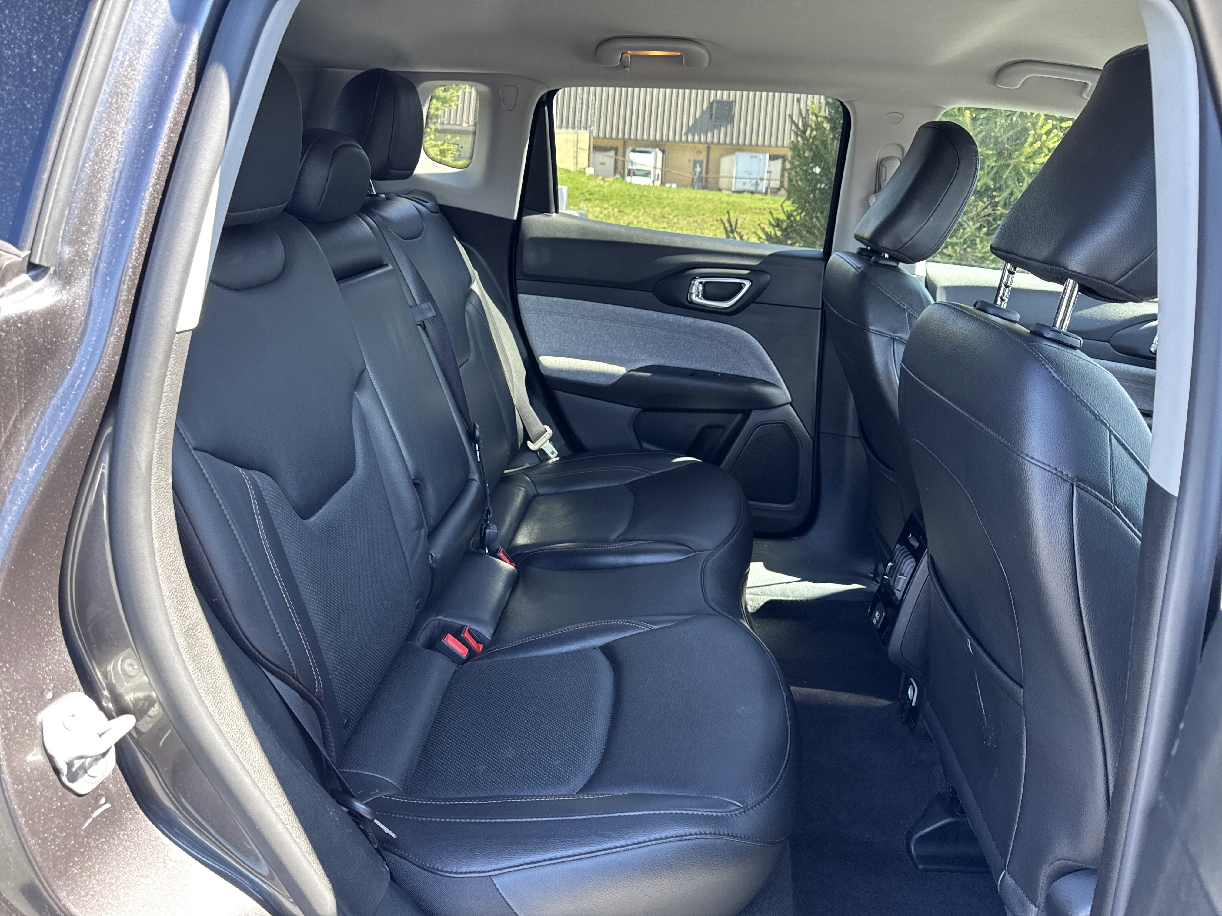 Used 2022 Jeep Compass Latitude image 19