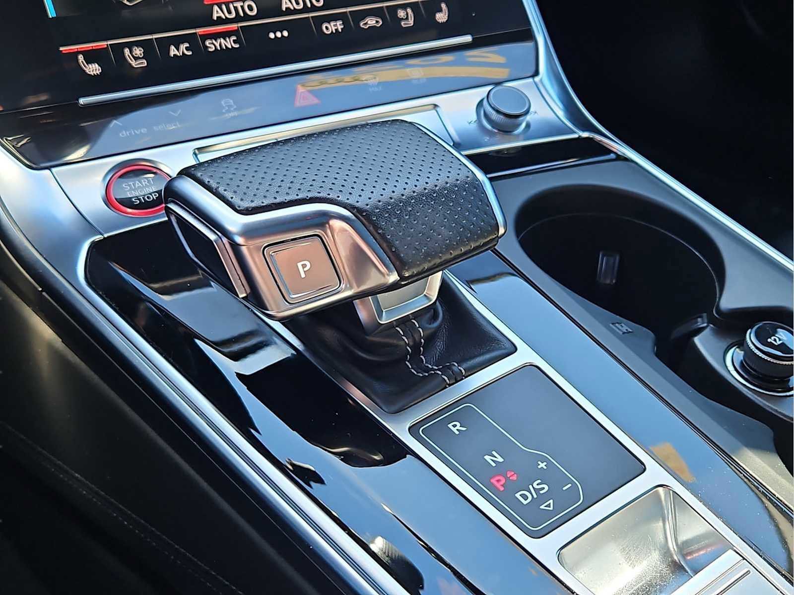 Certified 2021 Audi RS 6 w/ Carbon Optic Package image 31