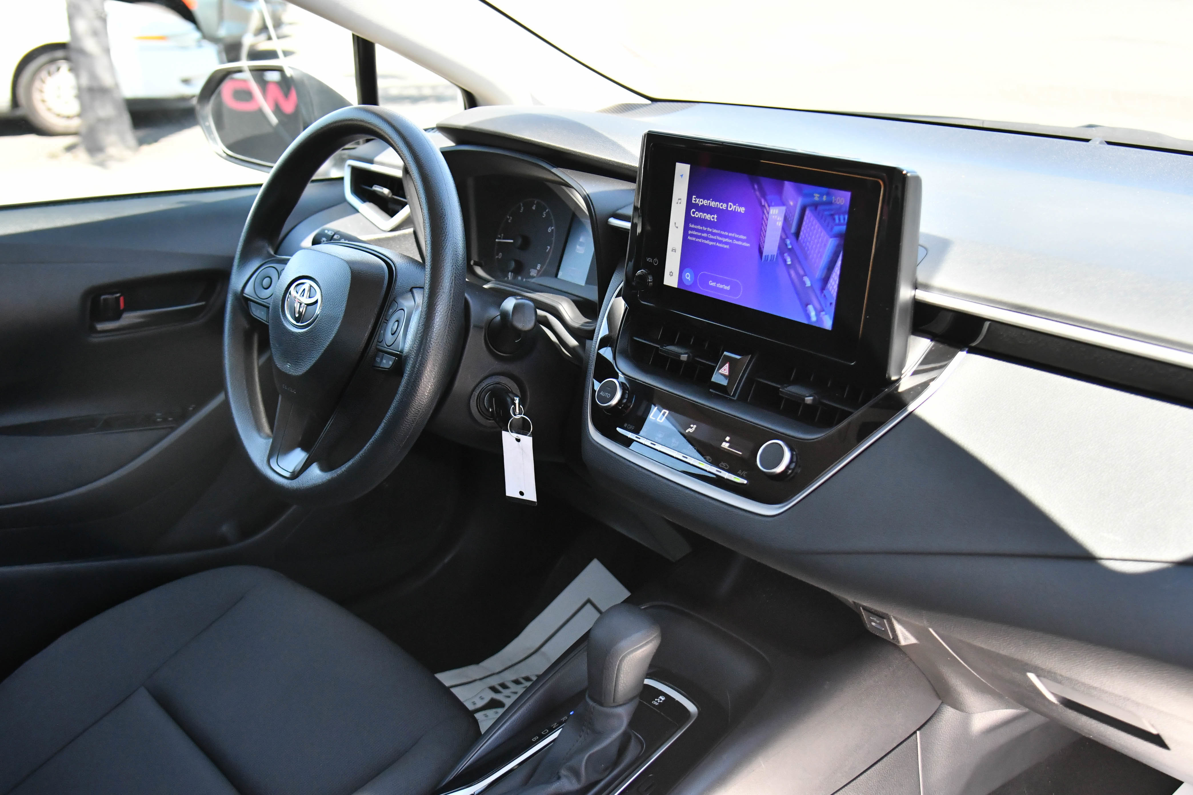 Used 2025 Toyota Corolla LE FWD image 41