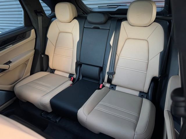 New 2026 Porsche Cayenne Turbo AWD/4WD image 30