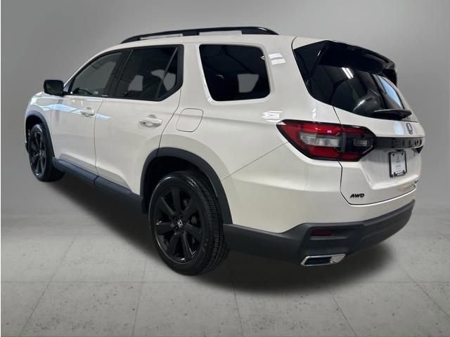 Certified 2025 Honda Pilot Black Edition image 12